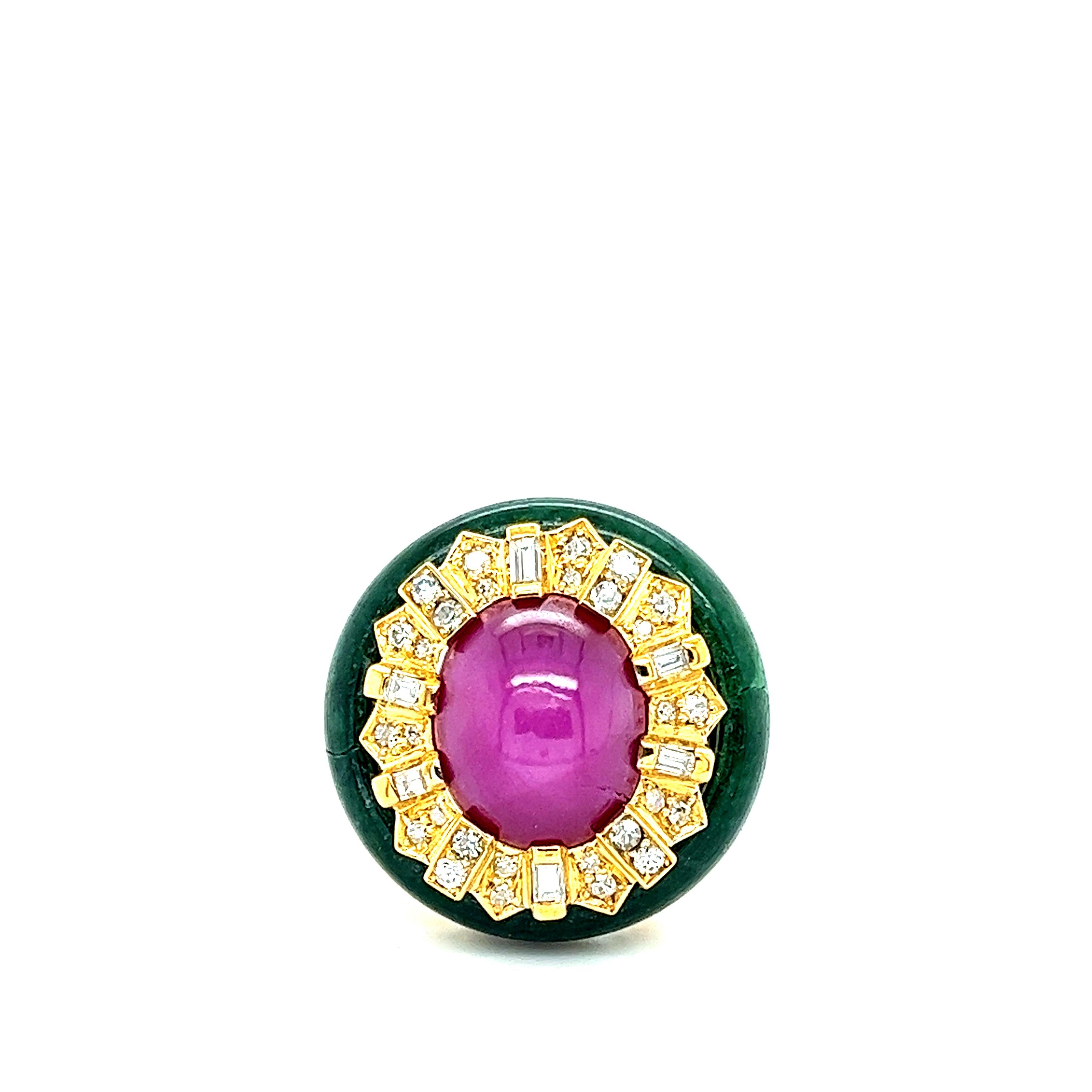 Women's or Men's Cabochon-Cut Ruby Jade and Diamond 18K Gold Ring and Earrings Set For Sale