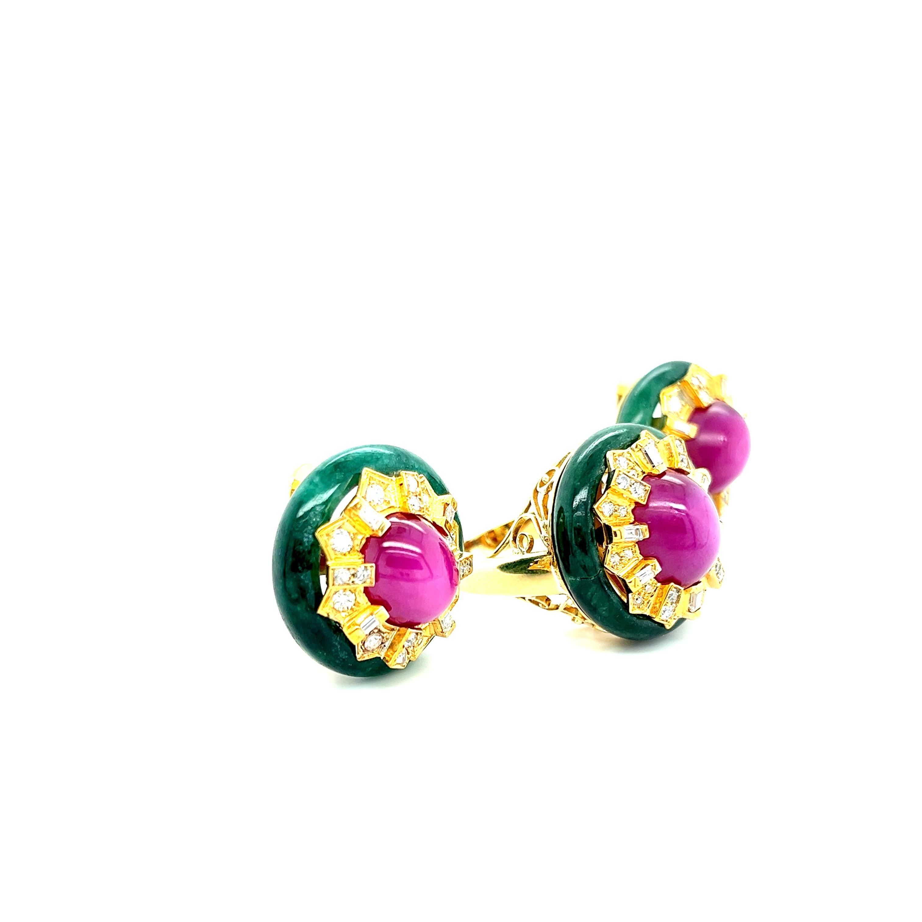 Cabochon-Cut Ruby Jade and Diamond 18K Gold Ring and Earrings Set For Sale 4