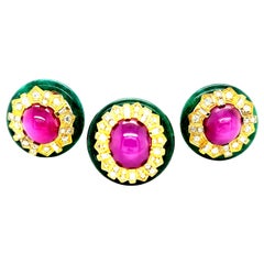 Set di anelli e orecchini in oro 18 carati con giada rubino e diamanti tagliati a cabochon