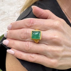 Cabochon Emerald 22 Karat Yellow Gold Hammered Bezel Set Statement Ring