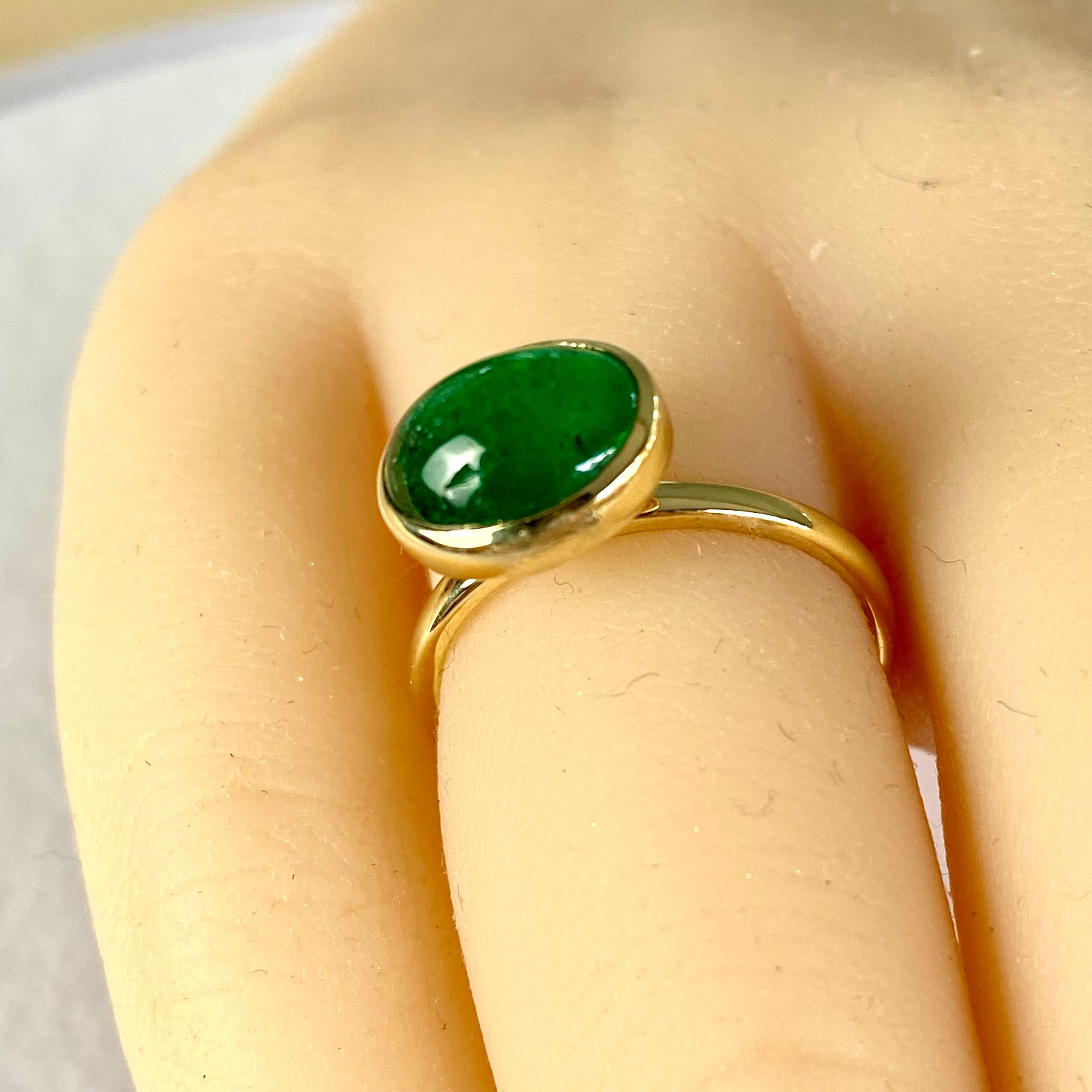 Oval Cut Cabochon Emerald 2.50 Carat Solitaire Yellow Gold Bezel Set Ring Size 6 For Sale