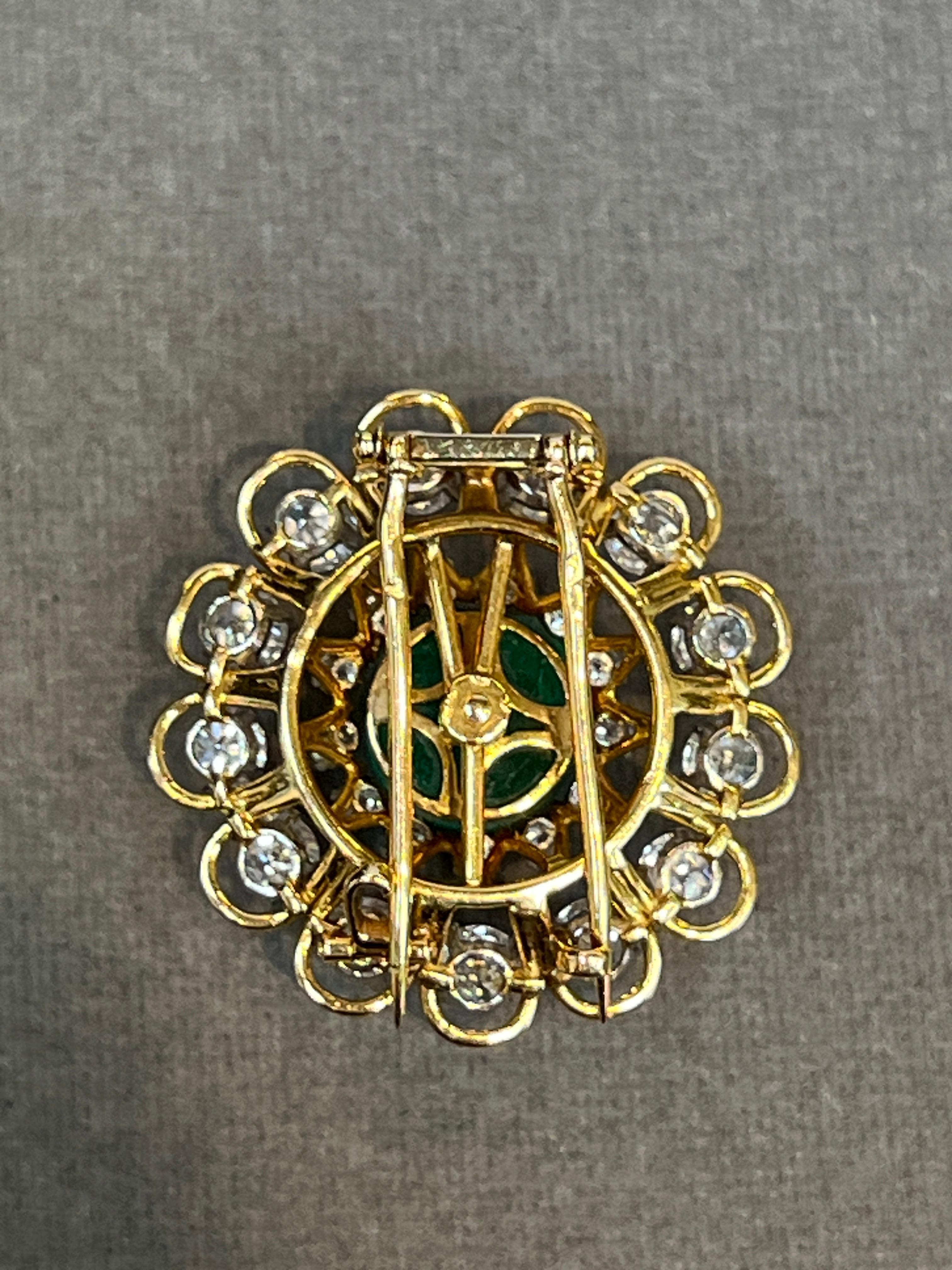 Spilla con smeraldo e diamante cabochon in vendita 1