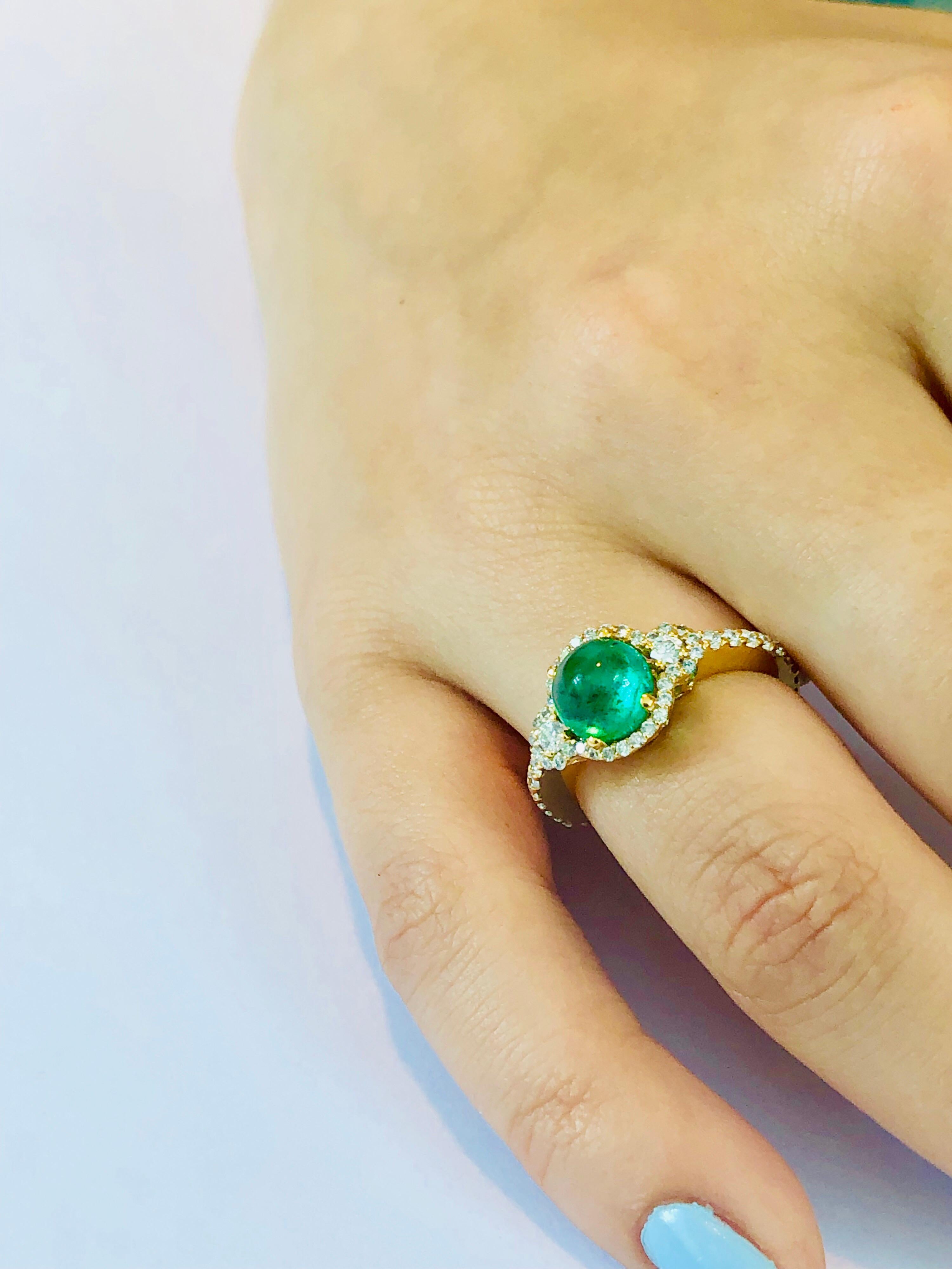 Cabochon Emerald and Diamond Cluster Yellow Gold Ring Weighing 3.60 Carat In New Condition In New York, NY
