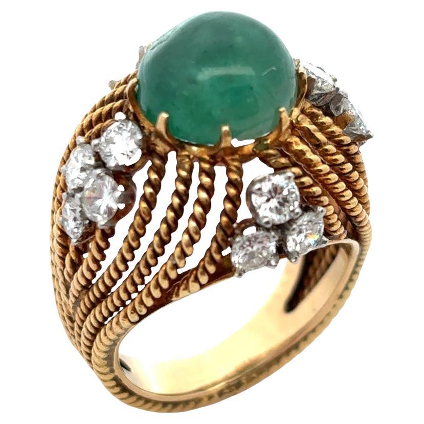Cabochon Smaragd und Diamant Cocktail Ring im Angebot