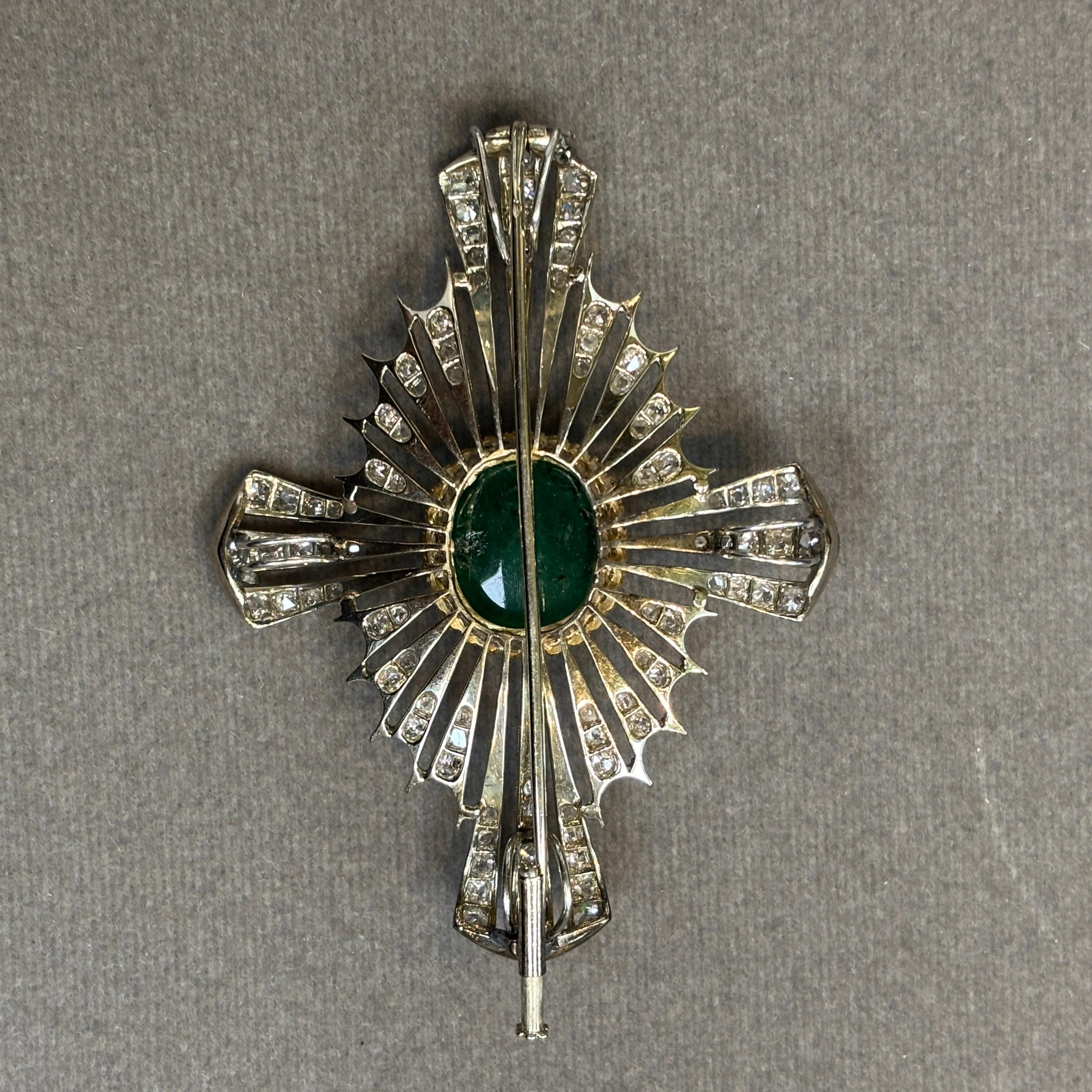Spilla a croce maltese con smeraldo e diamante cabochon in vendita 2