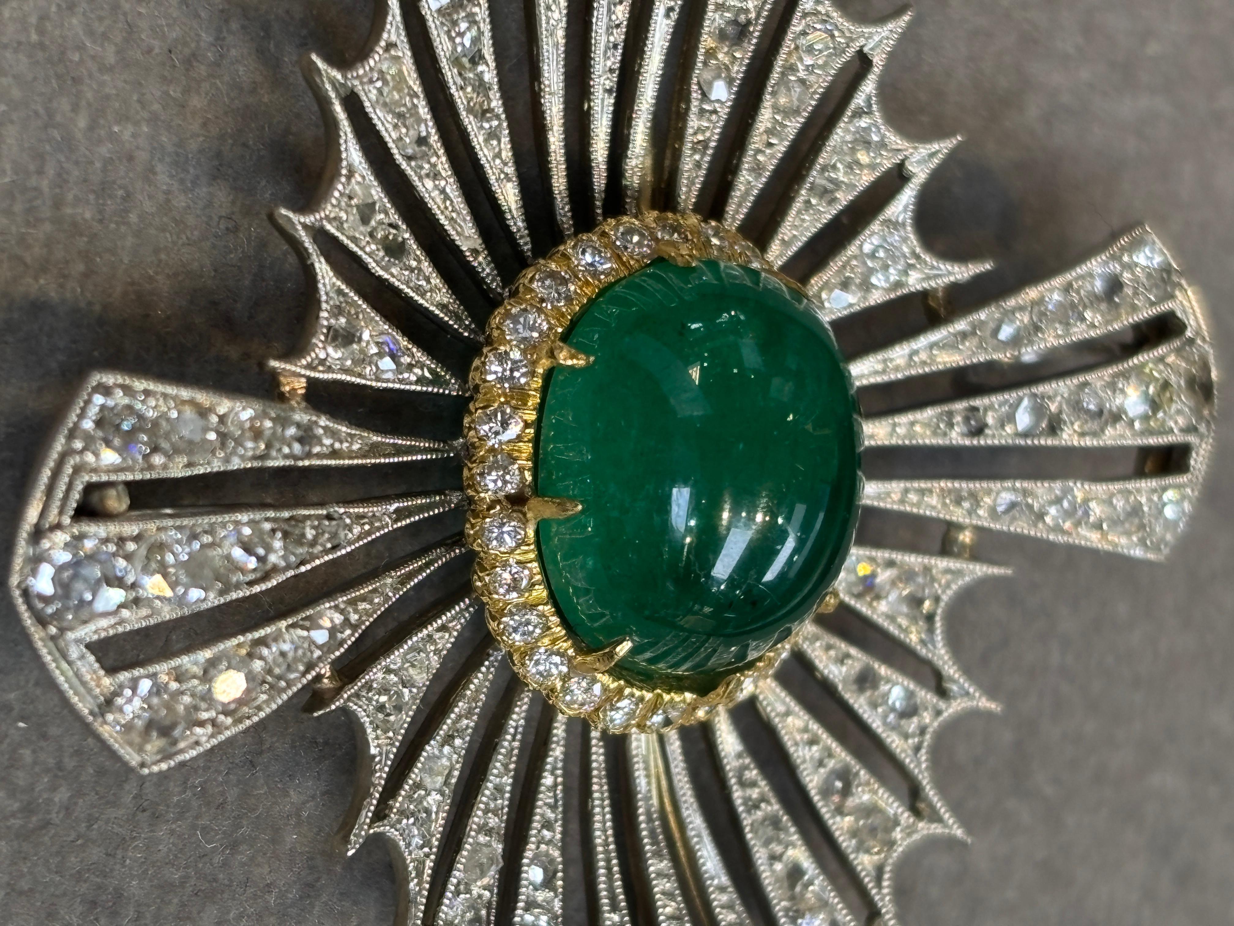 Spilla a croce maltese con smeraldo e diamante cabochon in vendita 3