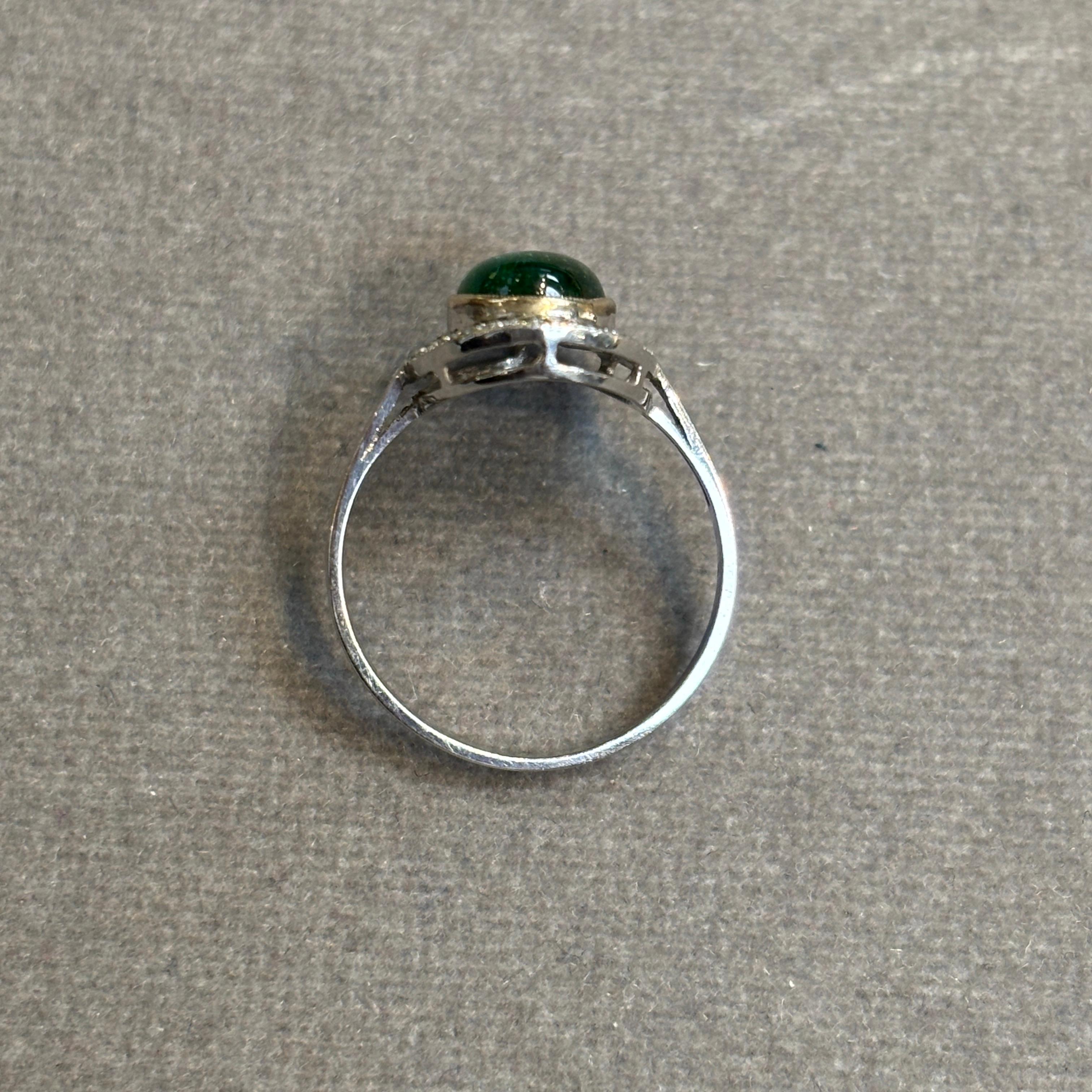 Cabochon Emerald and Diamond Ring en venta 3