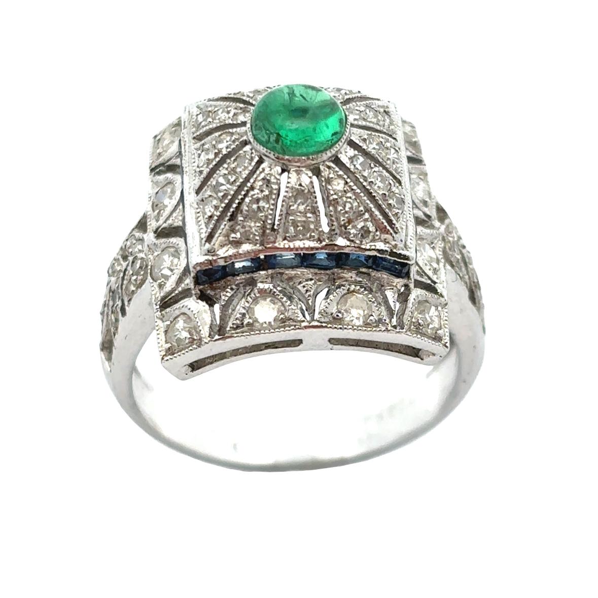 Anillo cabujón de esmeralda y diamantes en venta 4
