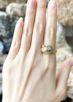 Cabochon Emerald and Diamond Snake Ring set in 18K Gold Settings