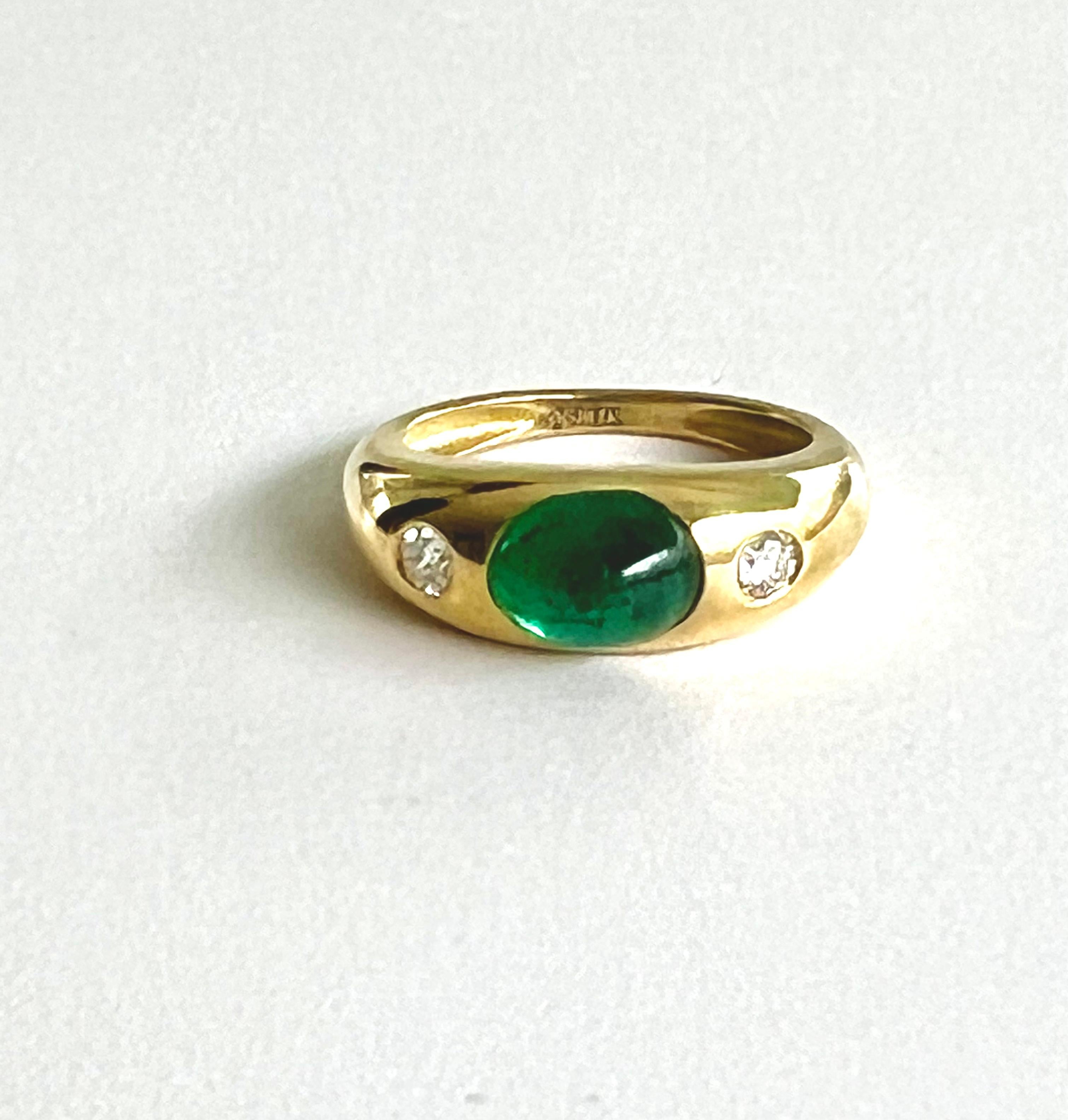 Cabochon Emerald Diamond 1.90 Carat 18 Karat Yellow Gold 3 Stone Ring Size 6  For Sale 1