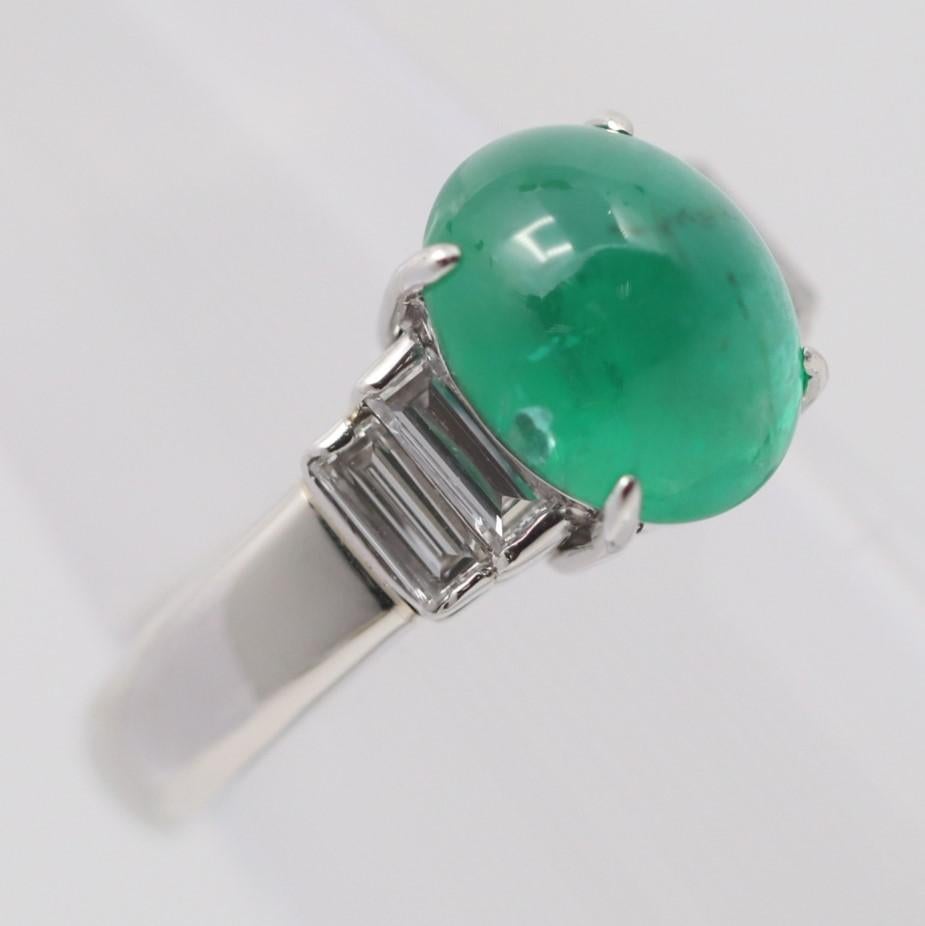 Cabochon Emerald Diamond Platinum Ring In New Condition In Beverly Hills, CA