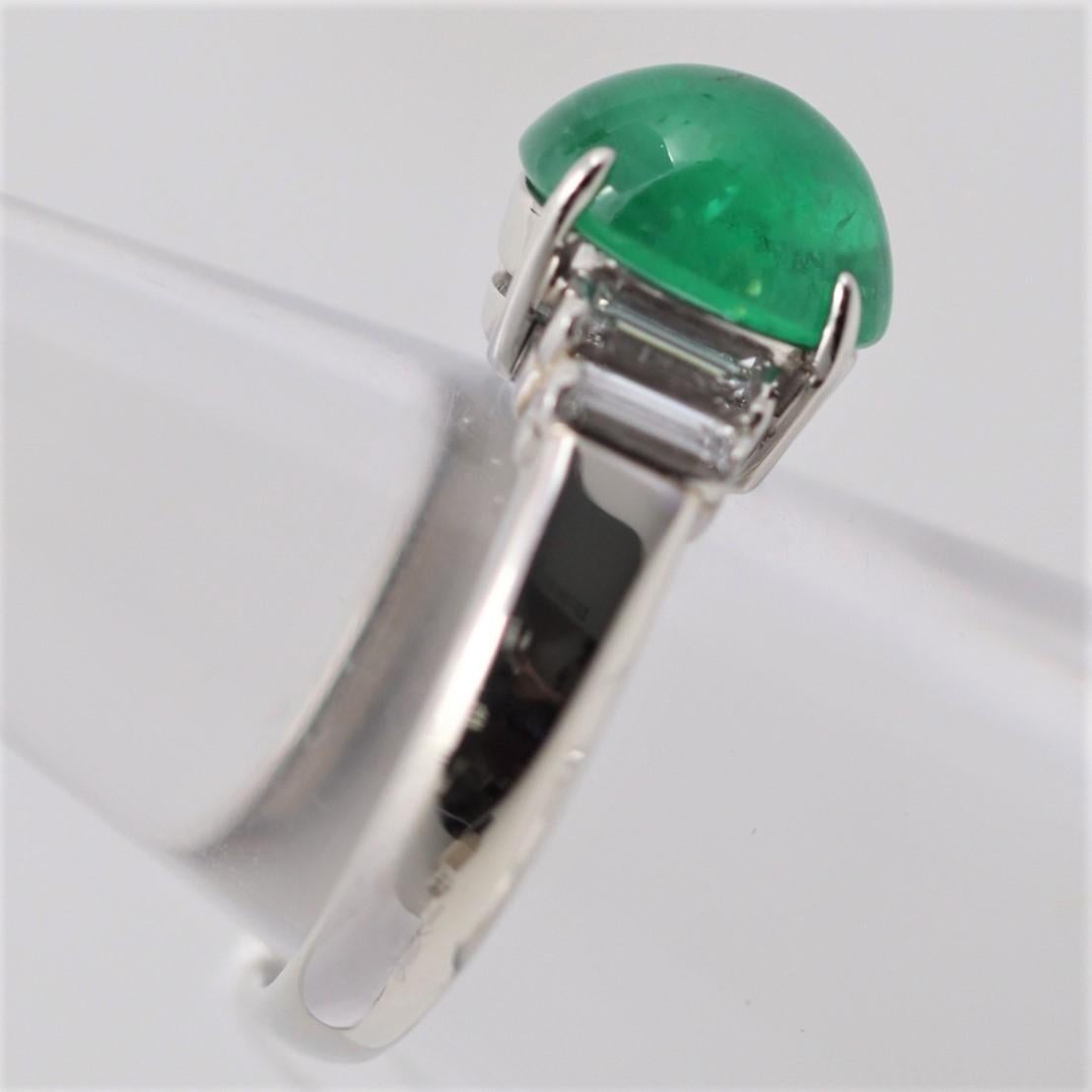 Women's Cabochon Emerald Diamond Platinum Ring