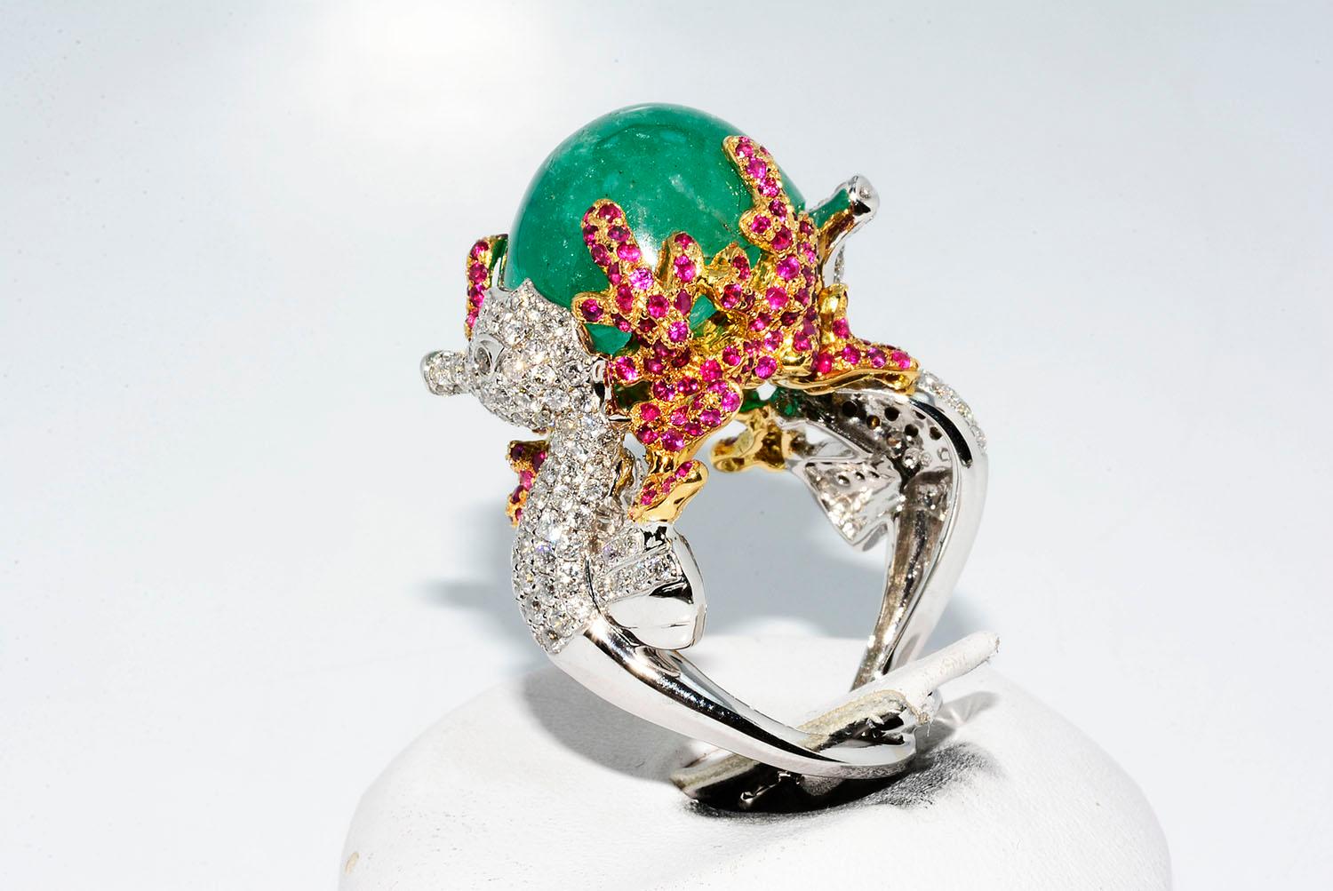 Cabochon Emerald, Round Diamond, Ruby, Sea Horse Ring 18 Karat 2-Tone For Sale 1