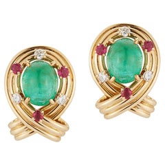 Ohrringe mit Smaragd und Rubin im Cabochon-Schliff von Van Cleef & Arpels