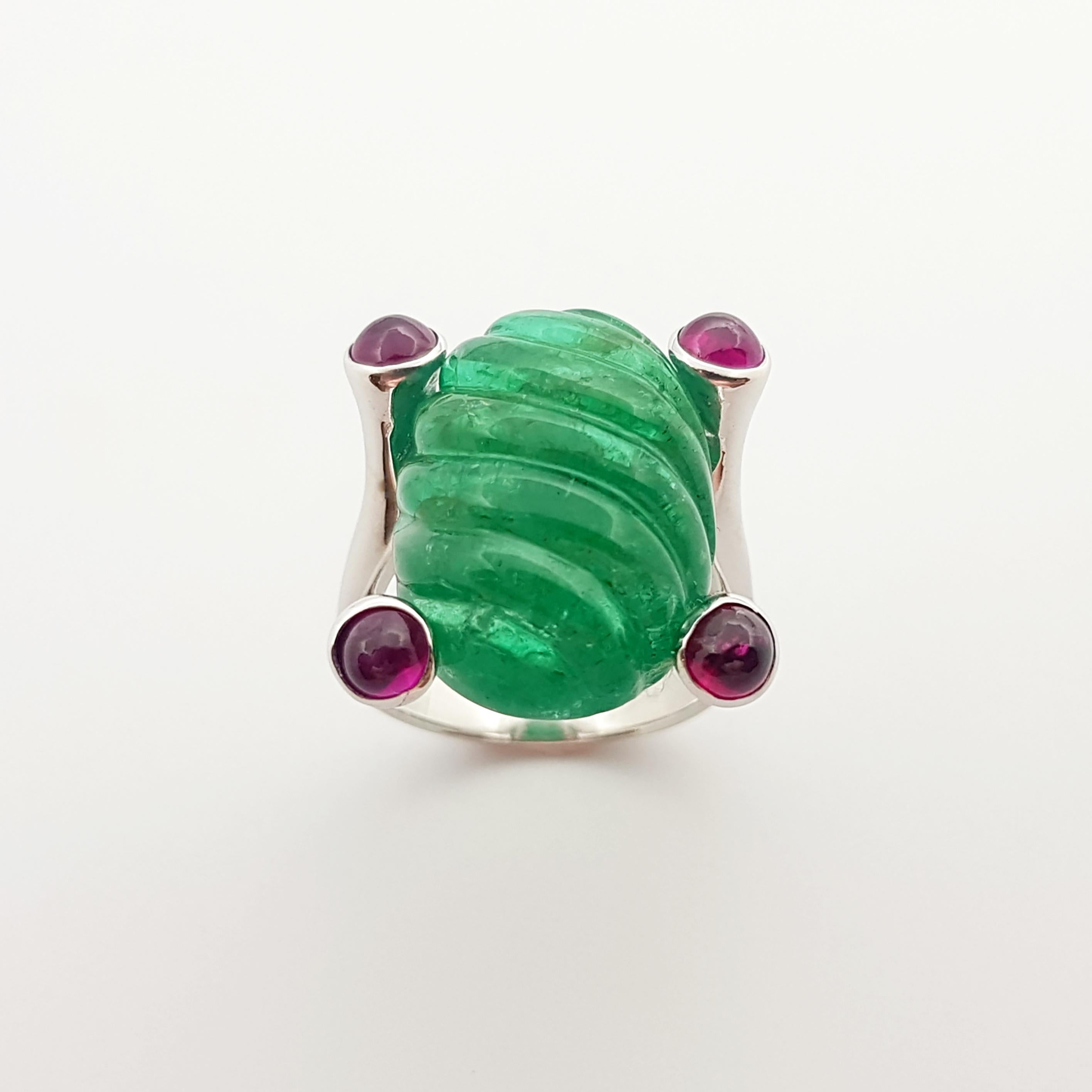 Cabochon Emerald with Cabochon Ruby Ring Set in 18 Karat White Gold Settings For Sale 6