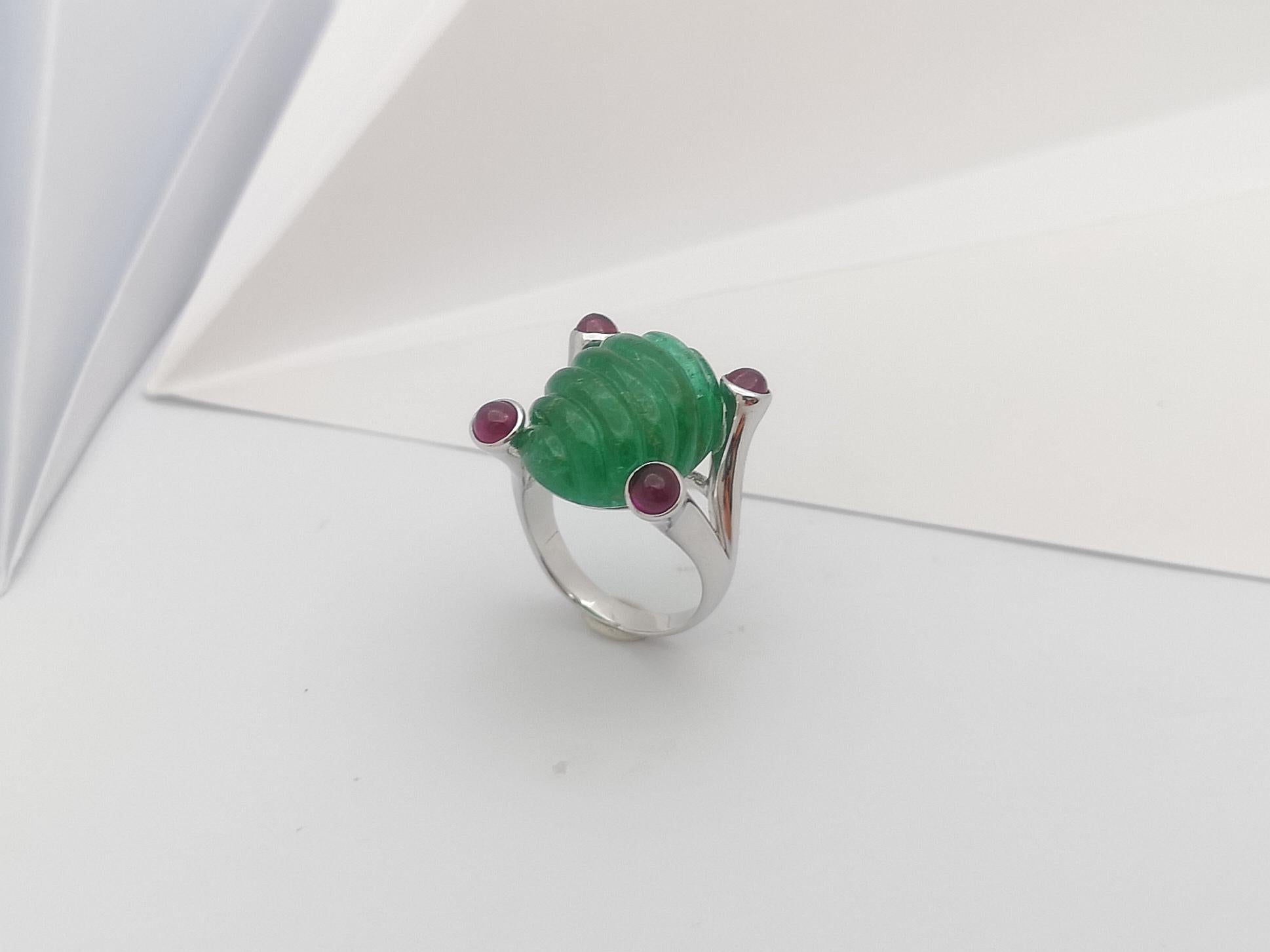 Cabochon Emerald with Cabochon Ruby Ring Set in 18 Karat White Gold Settings For Sale 7
