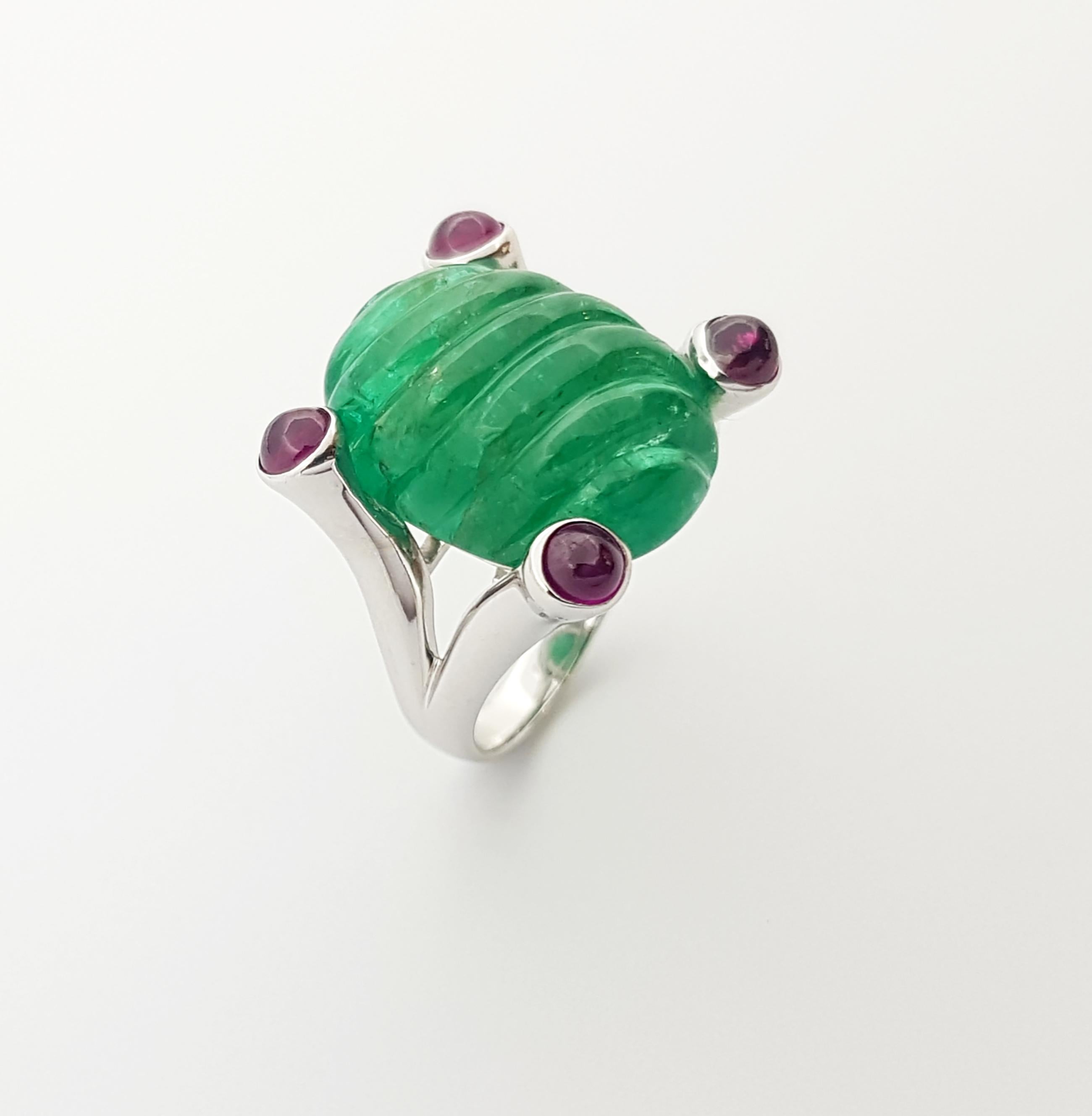 Cabochon Emerald with Cabochon Ruby Ring Set in 18 Karat White Gold Settings For Sale 10