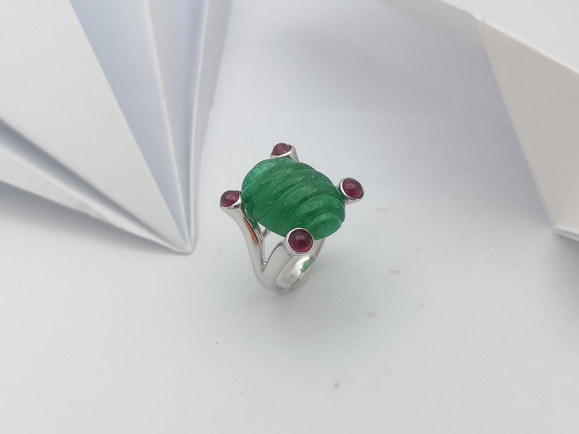 Cabochon Emerald with Cabochon Ruby Ring Set in 18 Karat White Gold Settings For Sale 11