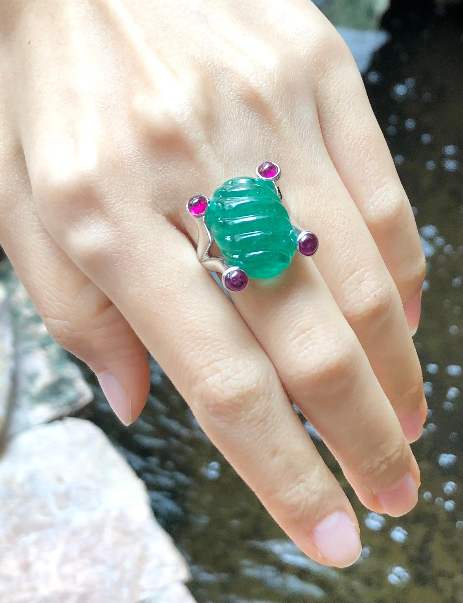 Art Deco Cabochon Emerald with Cabochon Ruby Ring Set in 18 Karat White Gold Settings For Sale