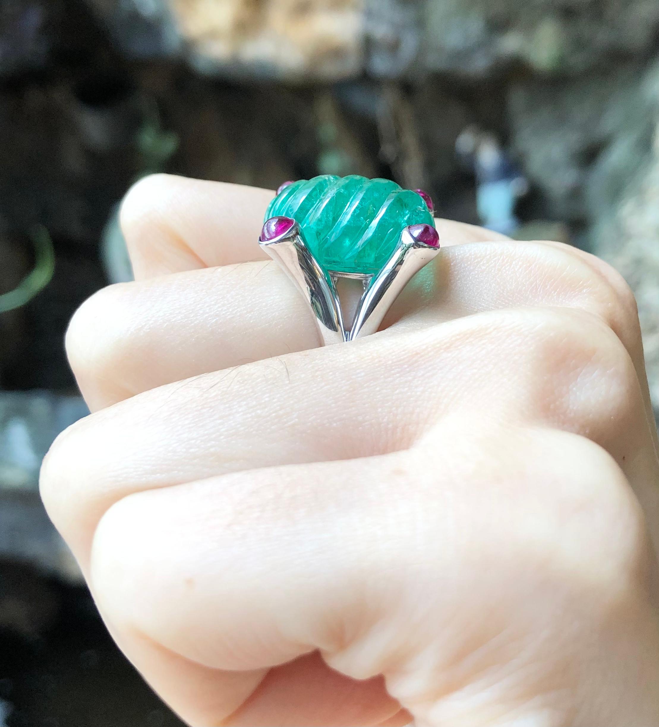 Women's or Men's Cabochon Emerald with Cabochon Ruby Ring Set in 18 Karat White Gold Settings For Sale