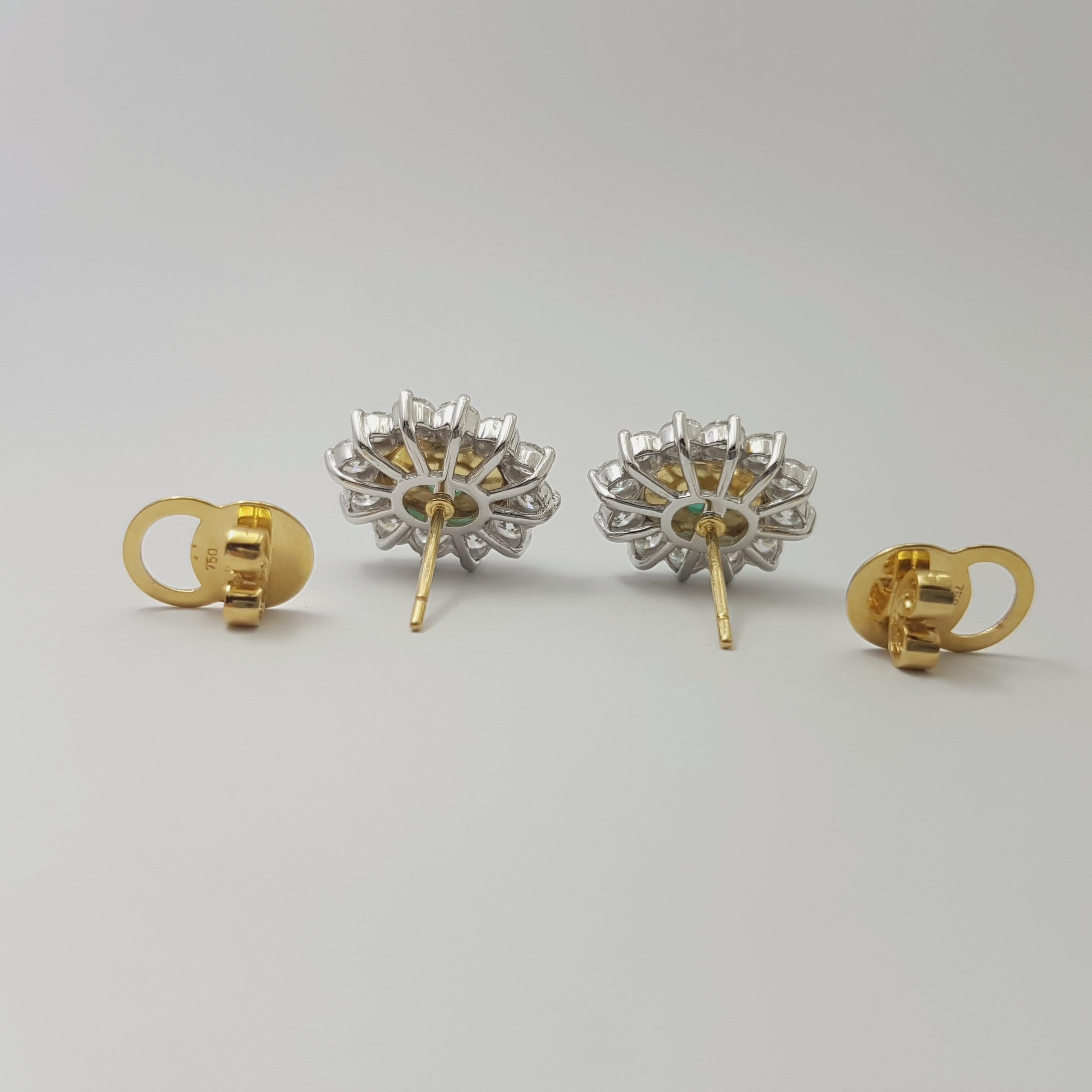 Orecchini con smeraldo cabochon e diamanti in oro giallo/bianco 18K in vendita 5