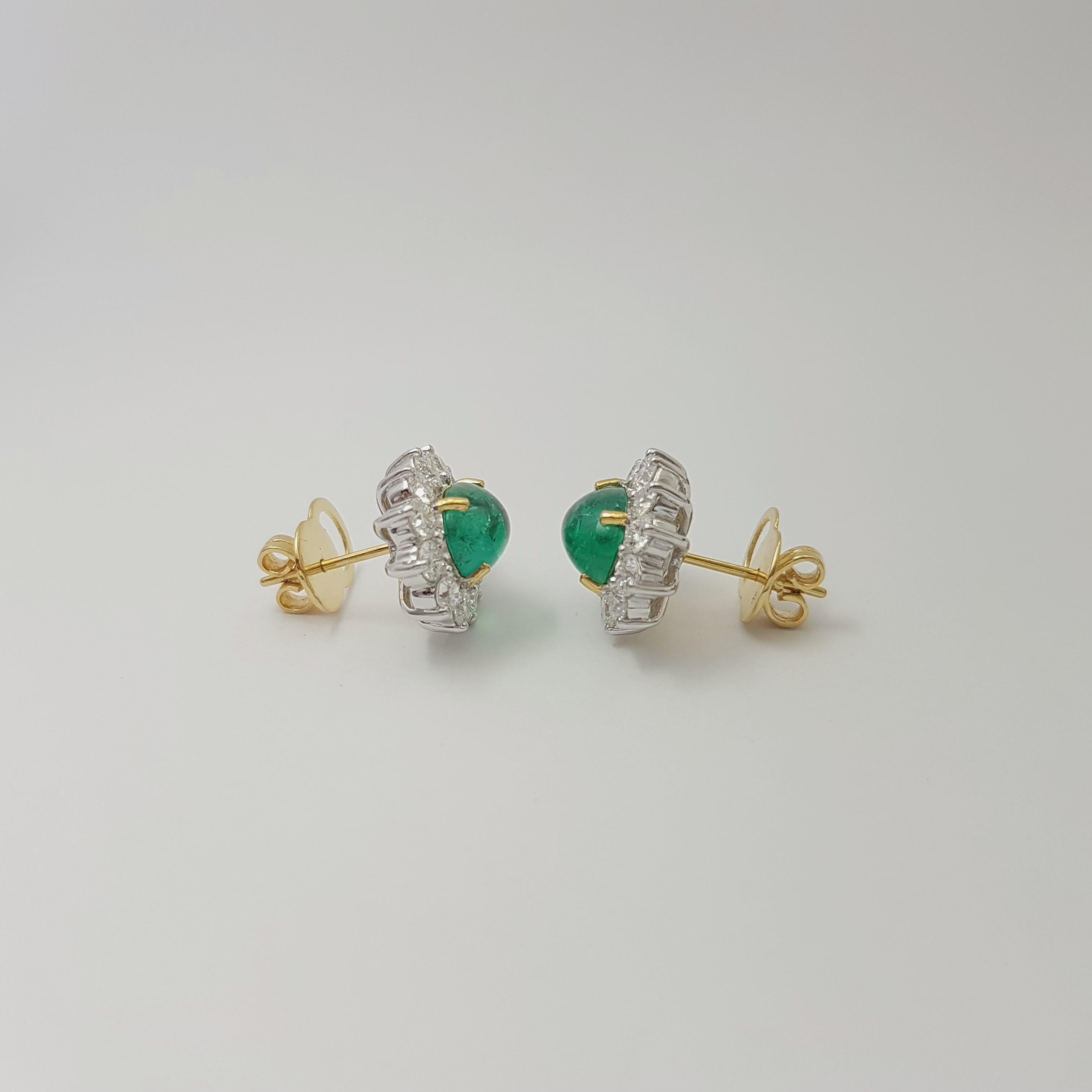 Orecchini con smeraldo cabochon e diamanti in oro giallo/bianco 18K in vendita 1