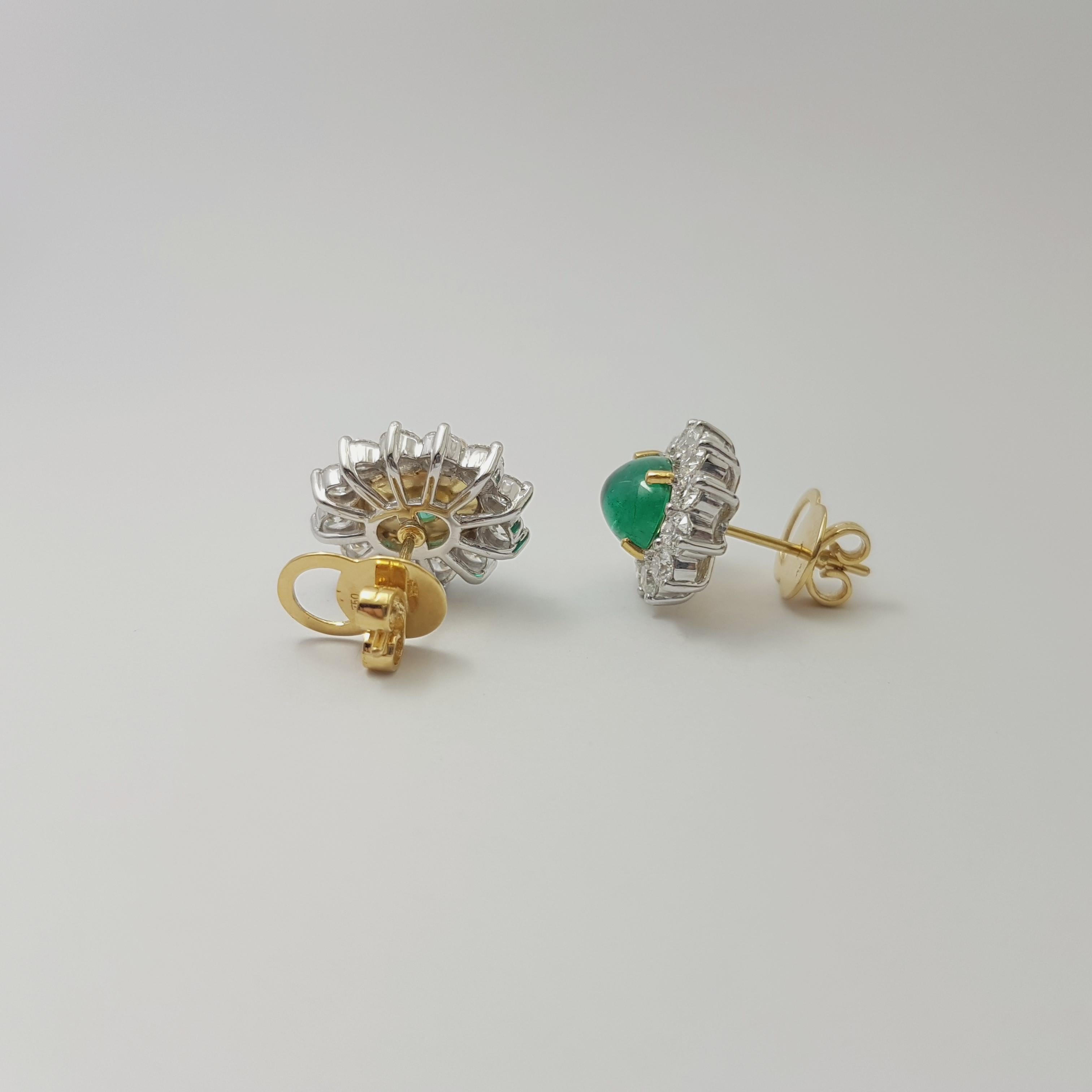 Orecchini con smeraldo cabochon e diamanti in oro giallo/bianco 18K in vendita 2
