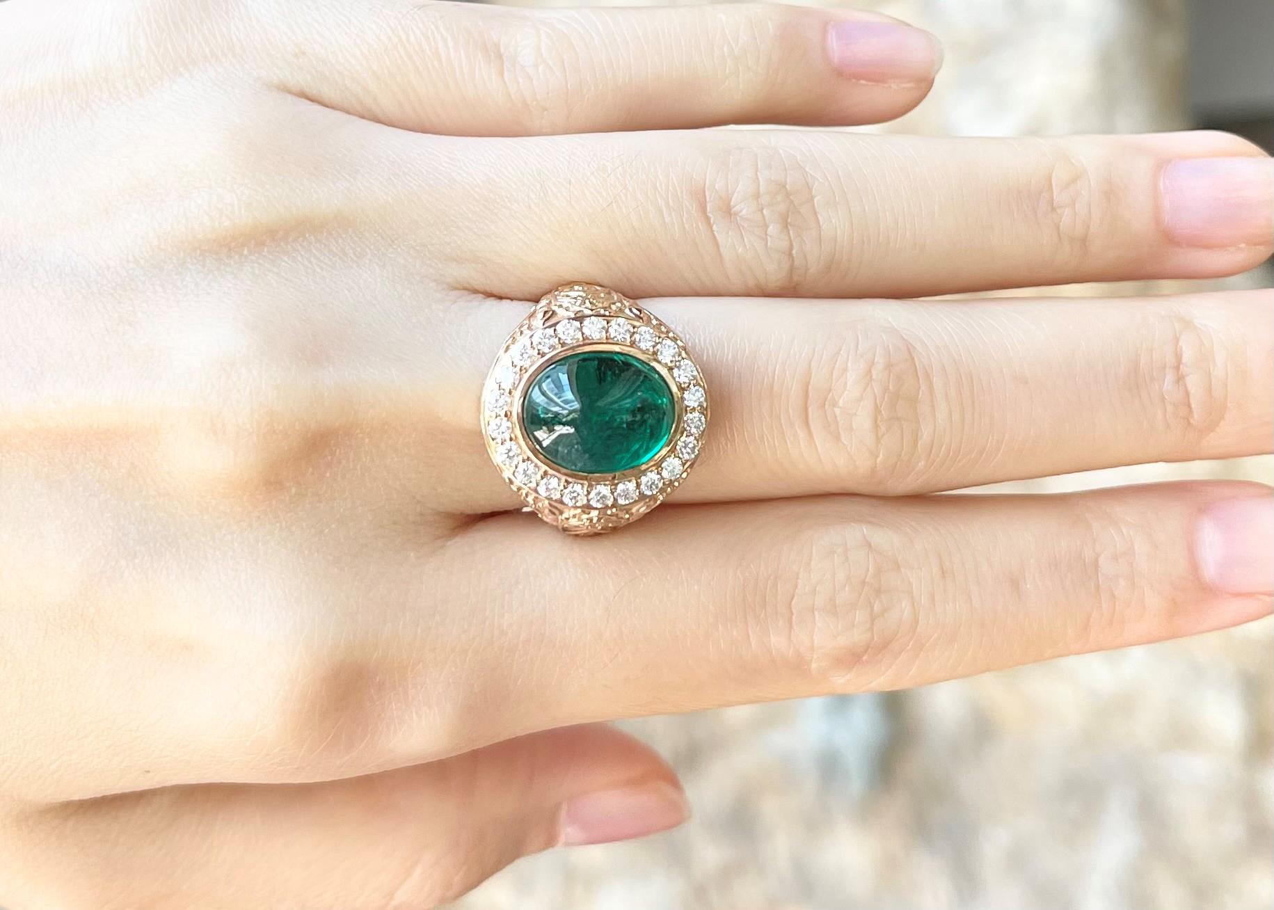 Cabochon Smaragd mit Diamanten Ring in 18K Rose Gold gefasst (Zeitgenössisch) im Angebot