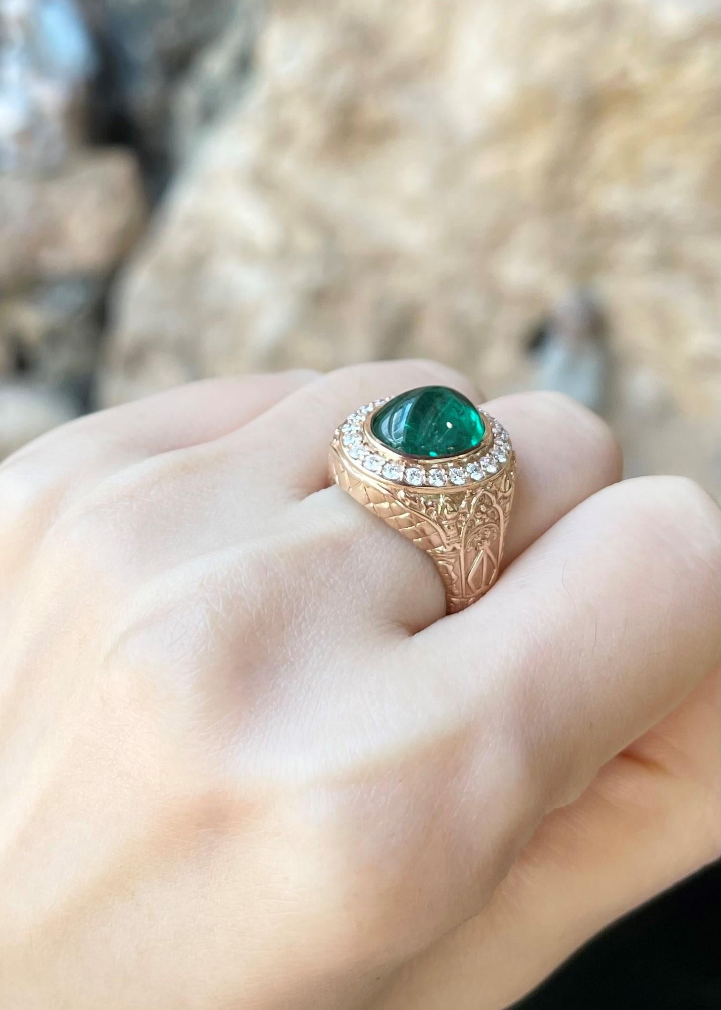 Cabochon Smaragd mit Diamanten Ring in 18K Rose Gold gefasst im Zustand „Neu“ im Angebot in Bangkok, TH