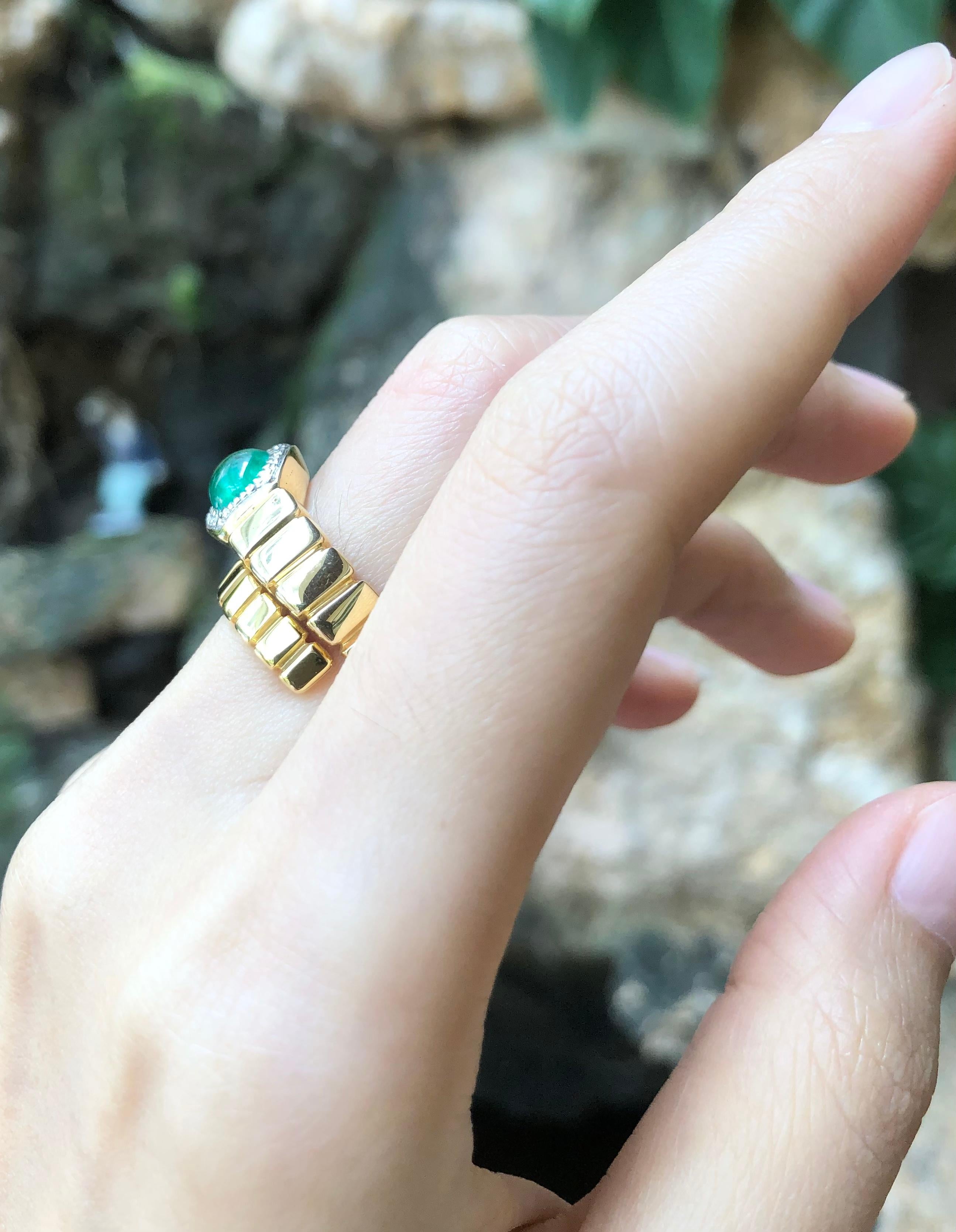 Cabochon Emerald with Diamond Serpent Ring Set in 18 Karat Gold Settings In New Condition For Sale In Bangkok, TH