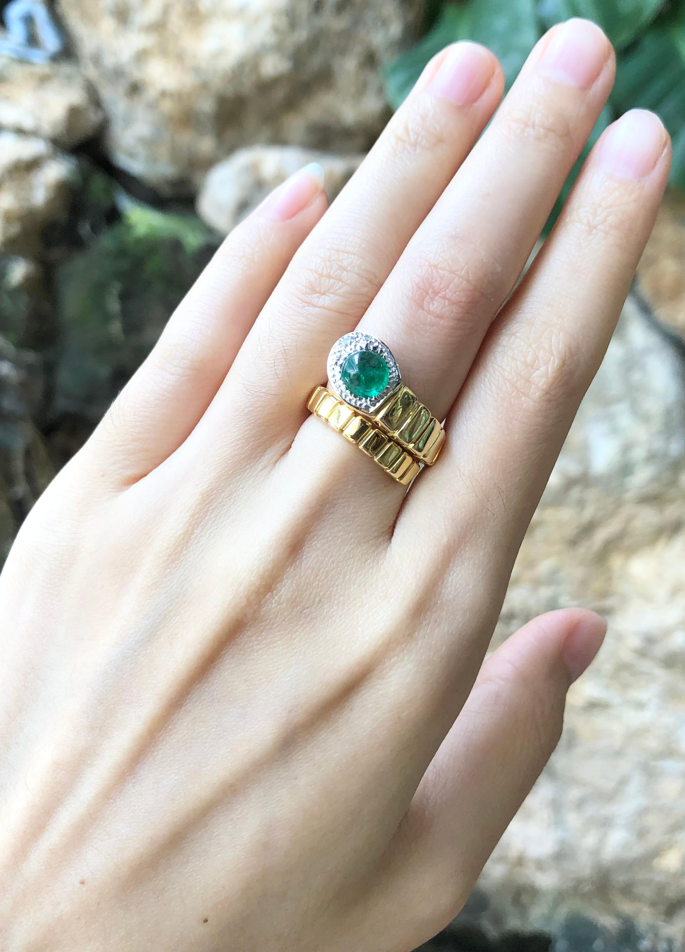 Women's or Men's Cabochon Emerald with Diamond Serpent Ring Set in 18 Karat Gold Settings For Sale