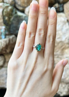 Cabochon Emerald with Emerald and Diamond Ring set in 18K Gold Settings