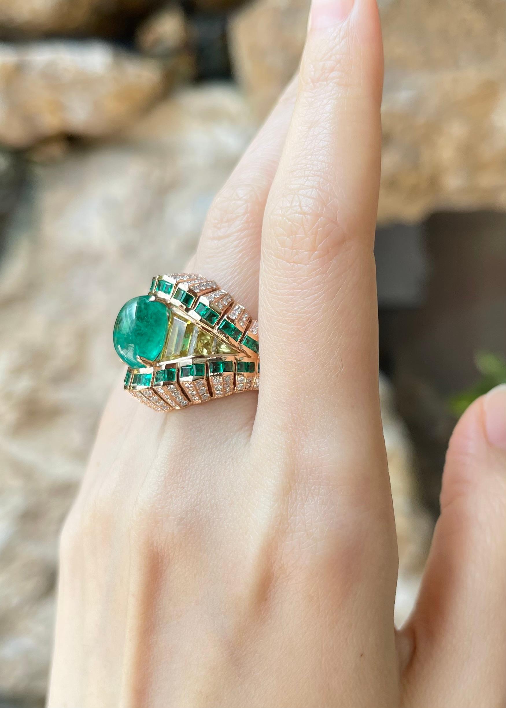 Cabochon Emerald, Yellow Sapphire and Diamond Ring set in 18K Rose Gold Settings für Damen oder Herren im Angebot