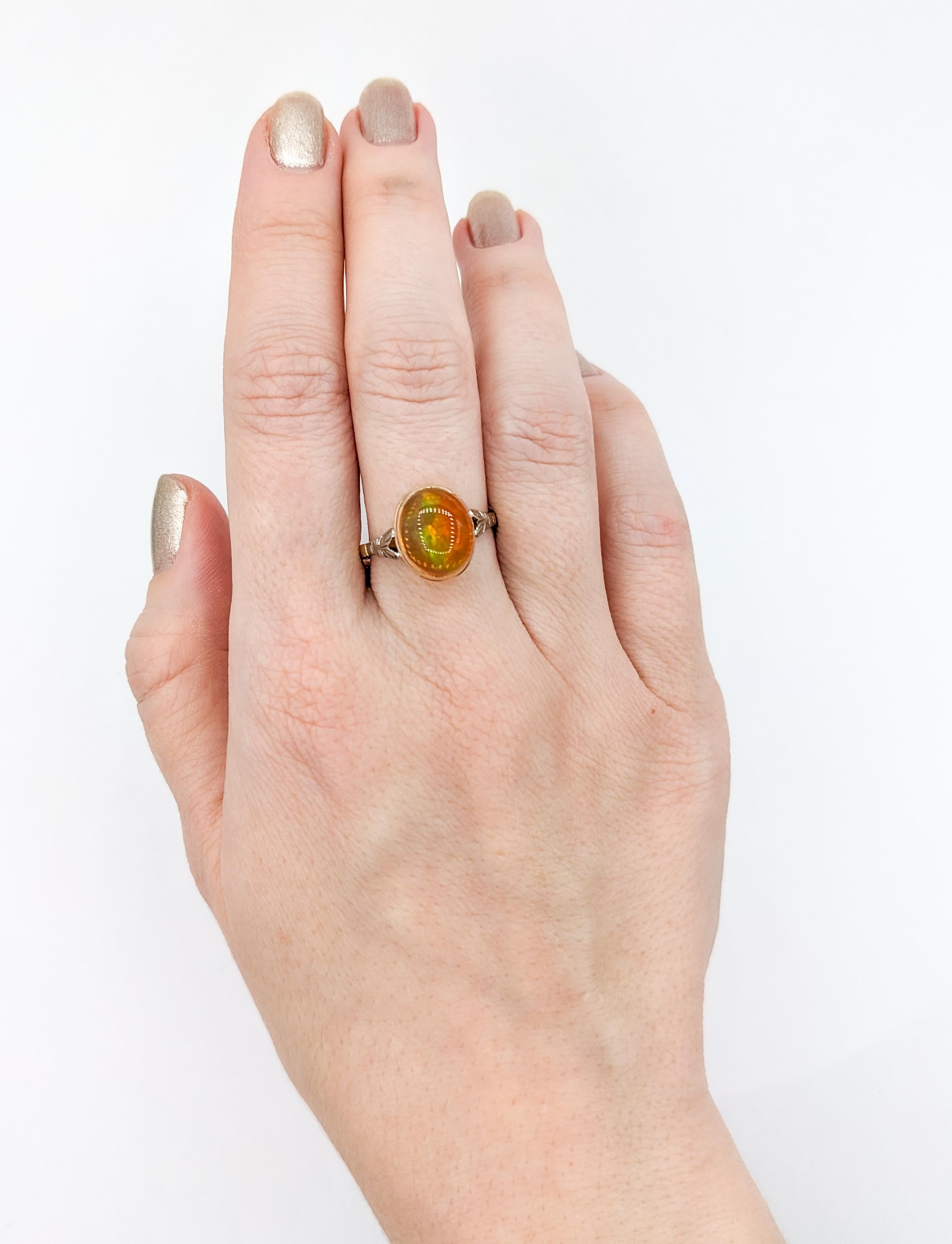 Cabochon Fire Opal Ring In Yellow Gold In Excellent Condition For Sale In Bloomington, MN