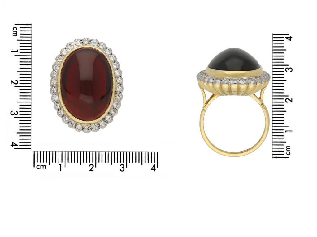 Ring mit Cabochon-Granat und Diamantkrone, um 1960. Damen im Angebot
