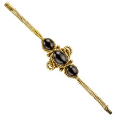 Cabochon Garnet and Yellow Gold Bracelet