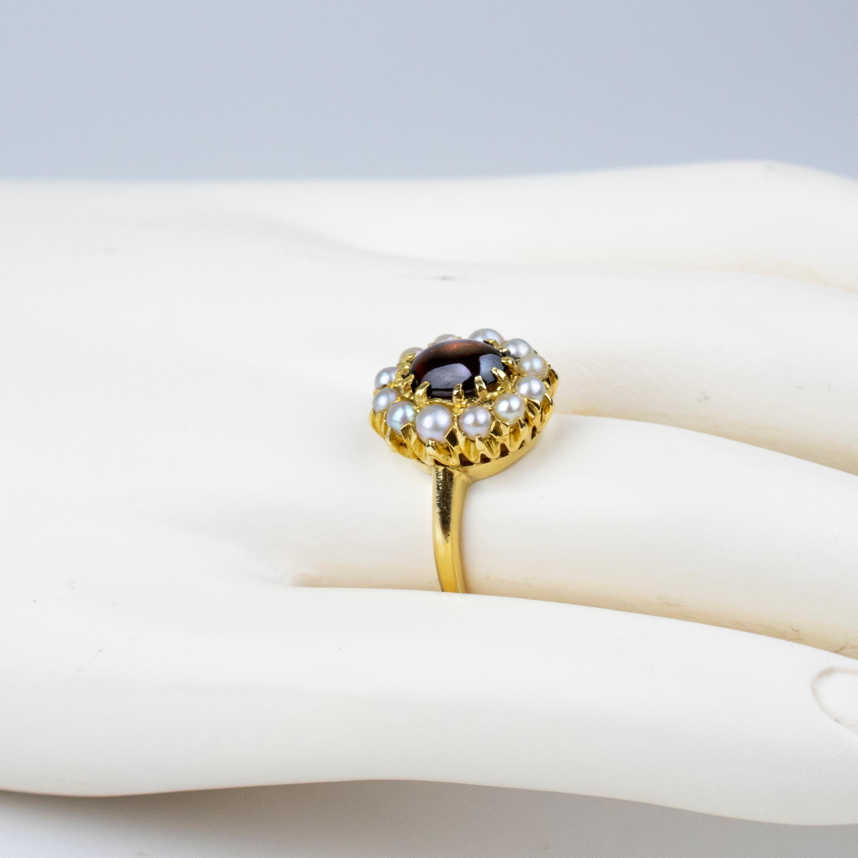 Cabochon Granat Perle 18k Gold Cluster Ring:: um 1890 1