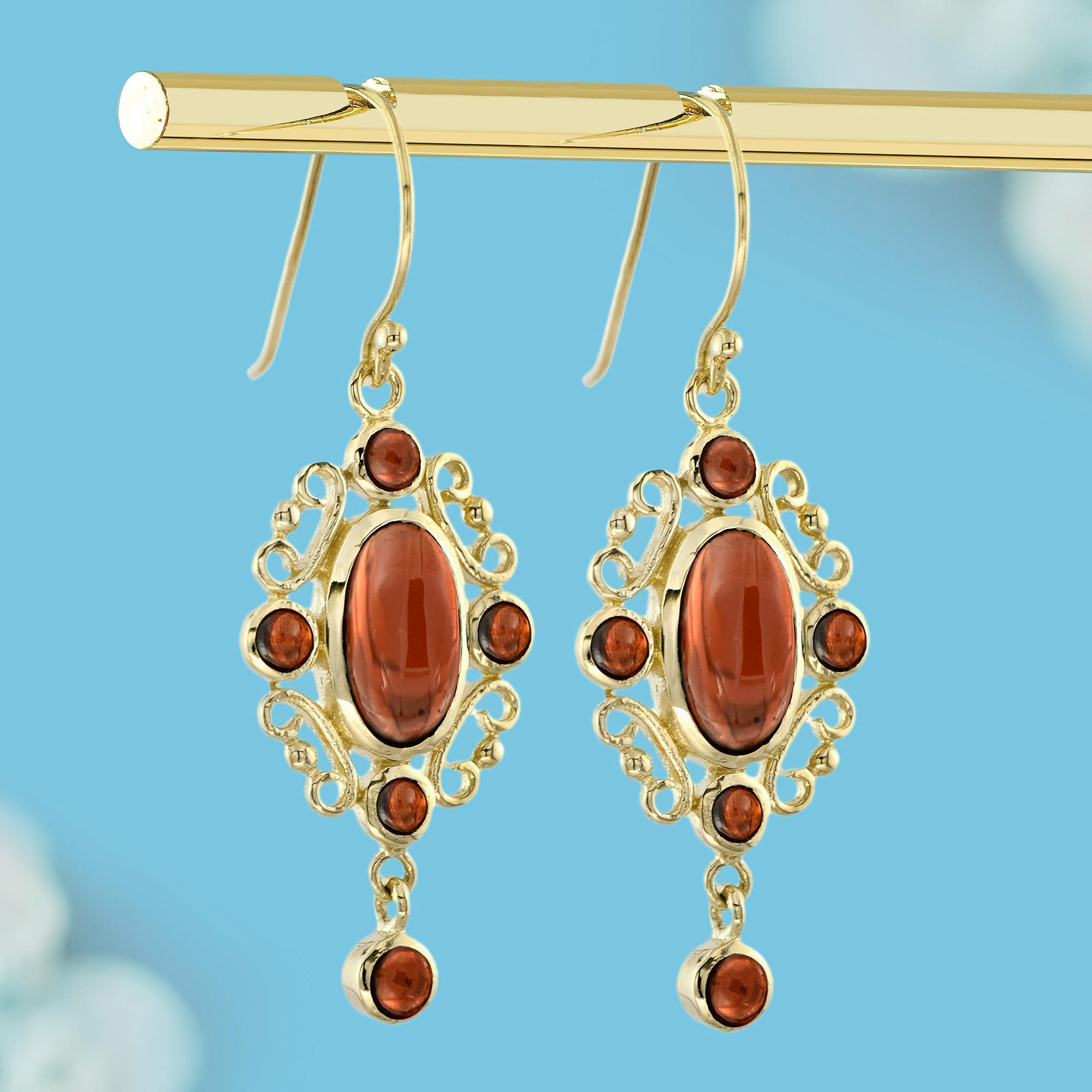 Cabochon Garnet Vintage Style Drop Earrings in Solid 9K Gold Eduardiano en venta
