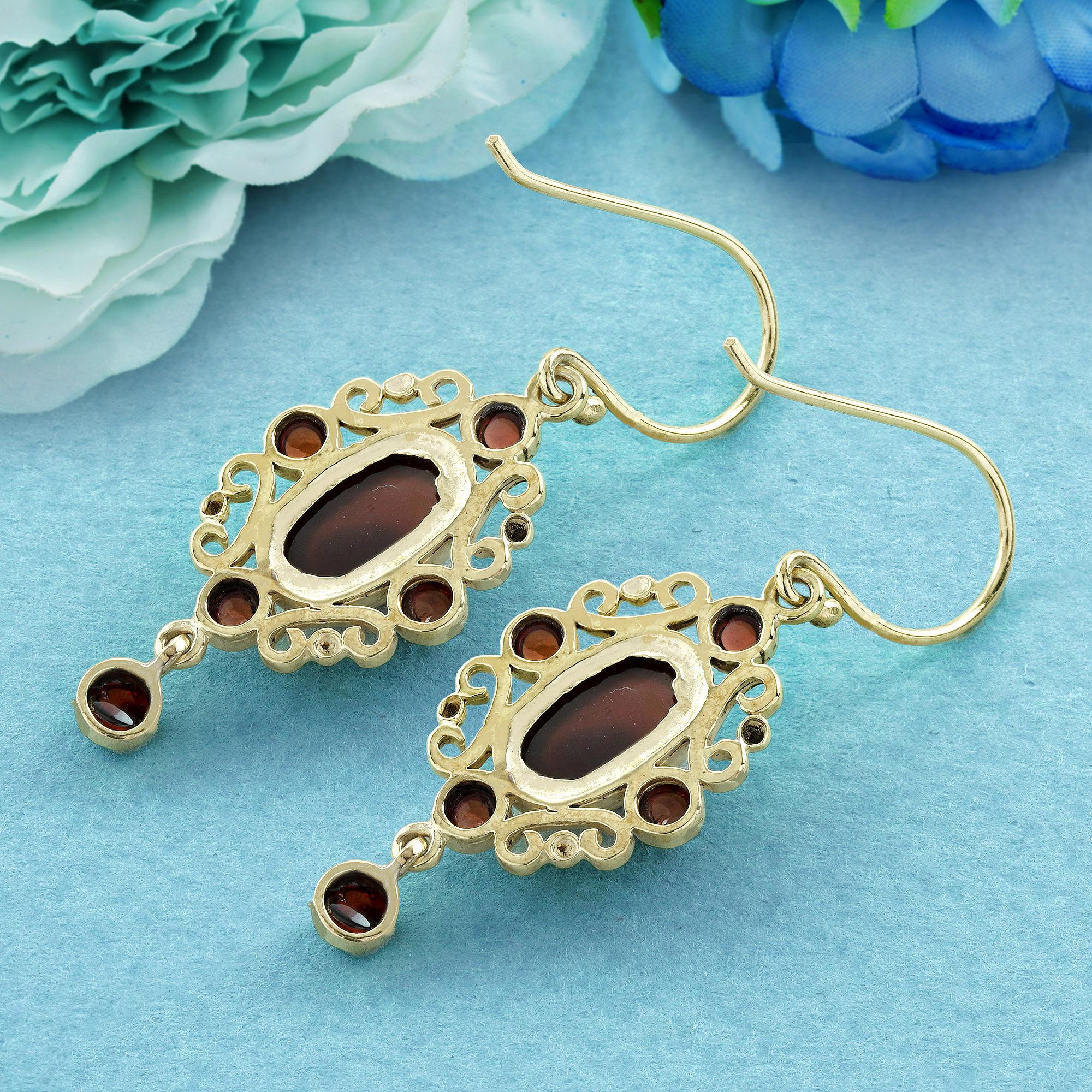 Cabochon Garnet Vintage Style Drop Earrings in Solid 9K Gold Cabujón en venta