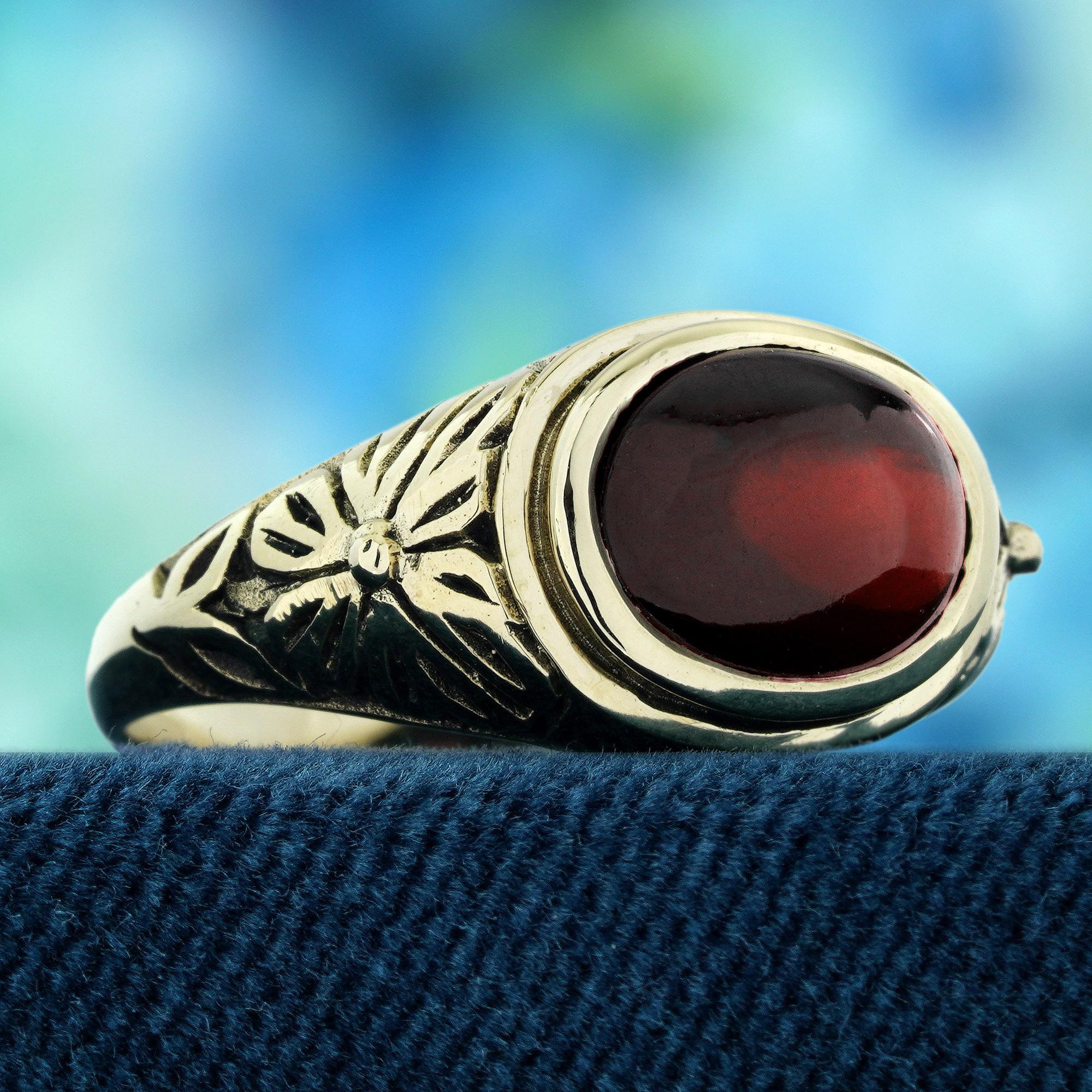Édouardien Bague de style vintage en or jaune 9 carats massif avec grenat cabochon en vente
