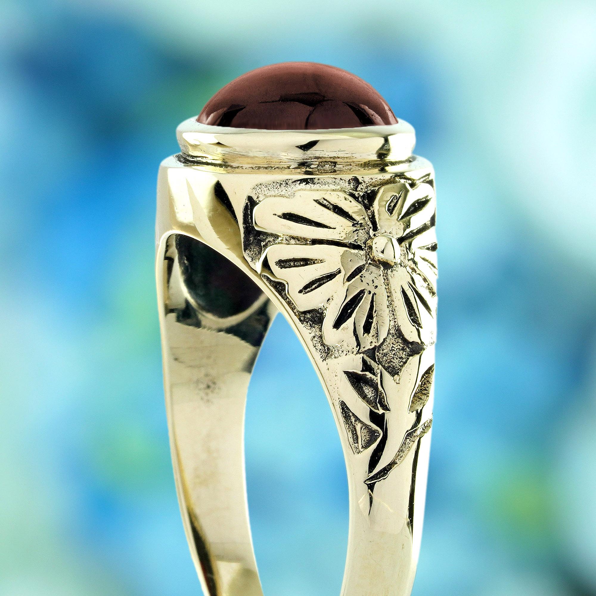 Bague de style vintage en or jaune 9 carats massif avec grenat cabochon Unisexe en vente