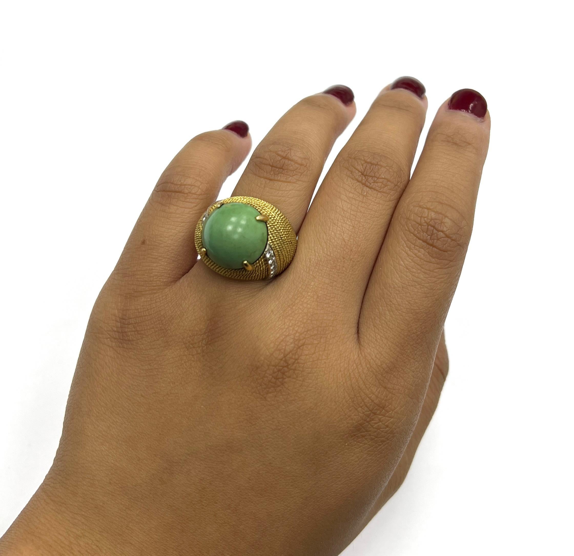 Bague cocktail en or jaune 18 carats avec turquoise verte cabochon en vente 8