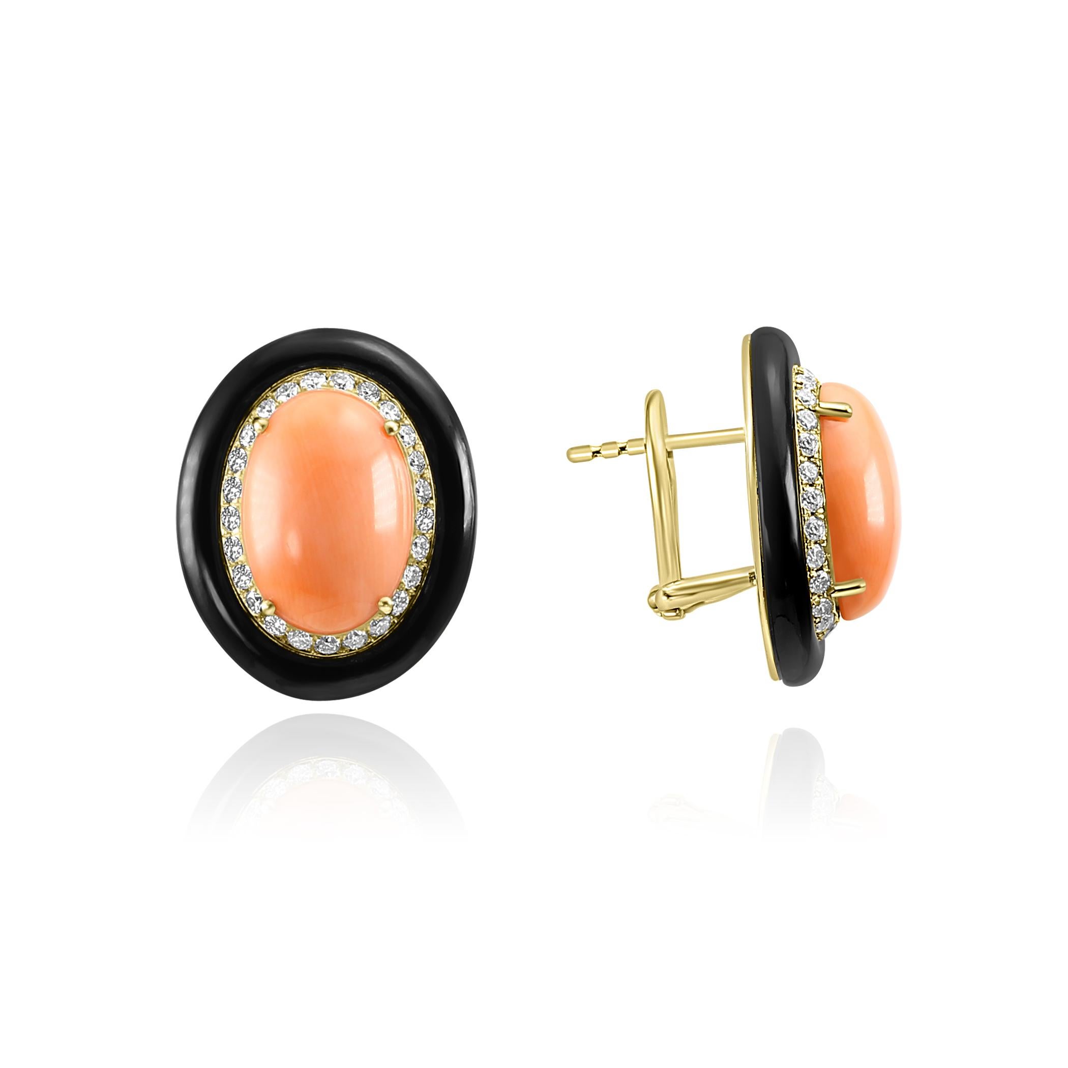 Moderne Boucles d'oreilles fantaisie en or jaune 18K avec corail italien cabochon, onyx noir et diamant en vente