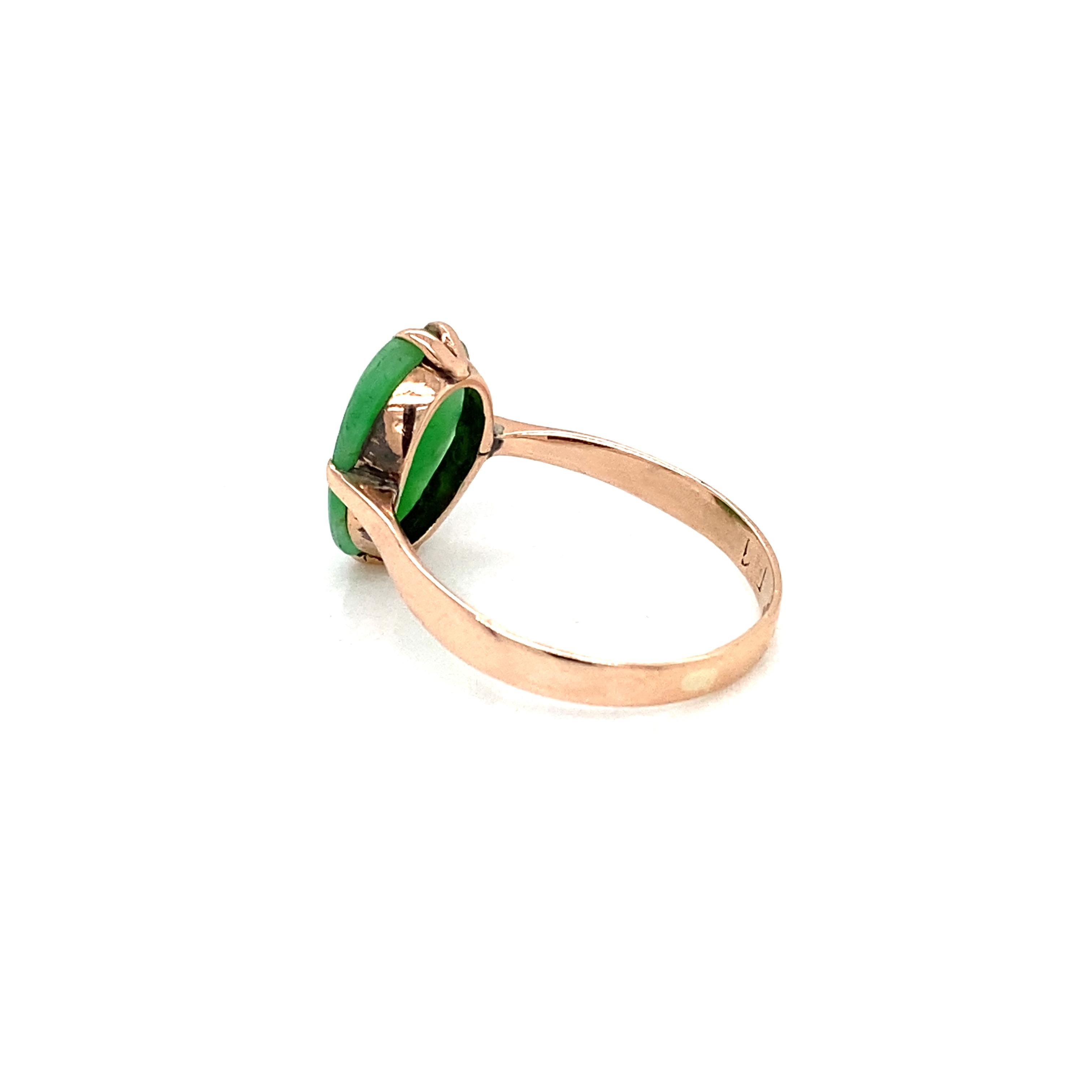 Cabochon Jadeite and 9 Carat Rose Gold Vintage Dress Ring In Good Condition For Sale In London, GB