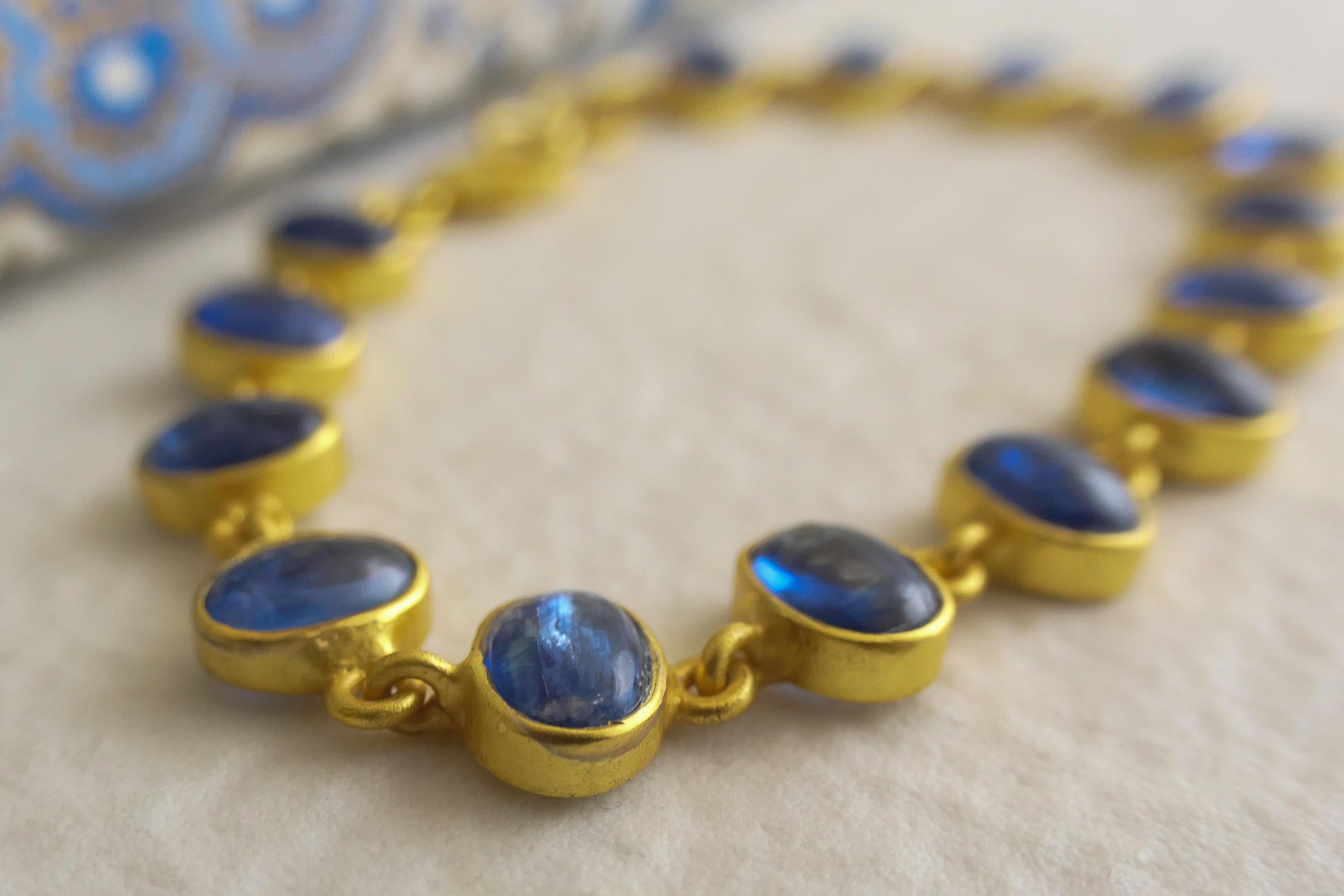 Pulsera de plata de ley chapada en oro con cabujón de cianita en Nuevo estado para la venta en Oslo, 03