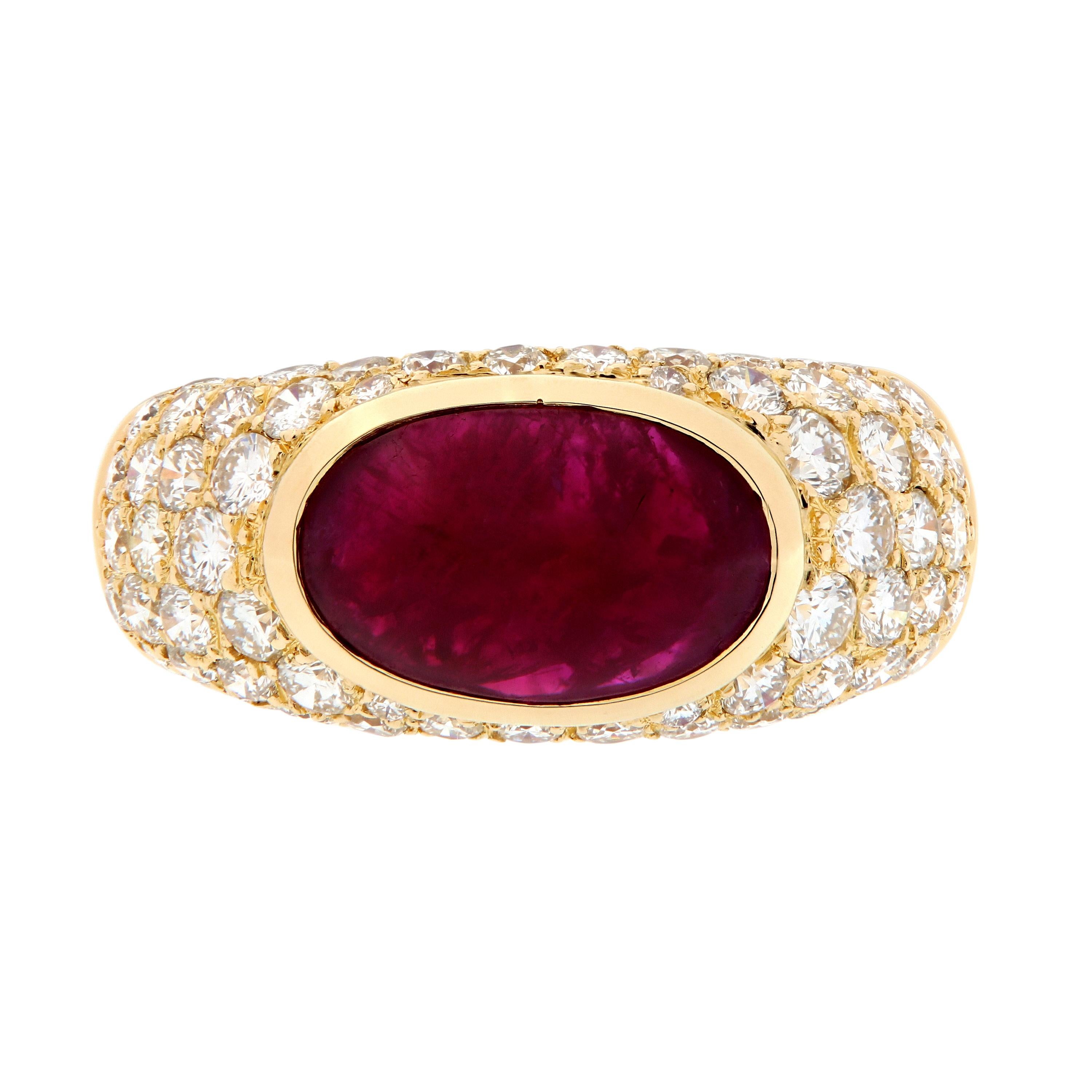 Women's Cabochon Natural Ruby Diamond Dome 18 Karat Yellow Gold Ring For Sale