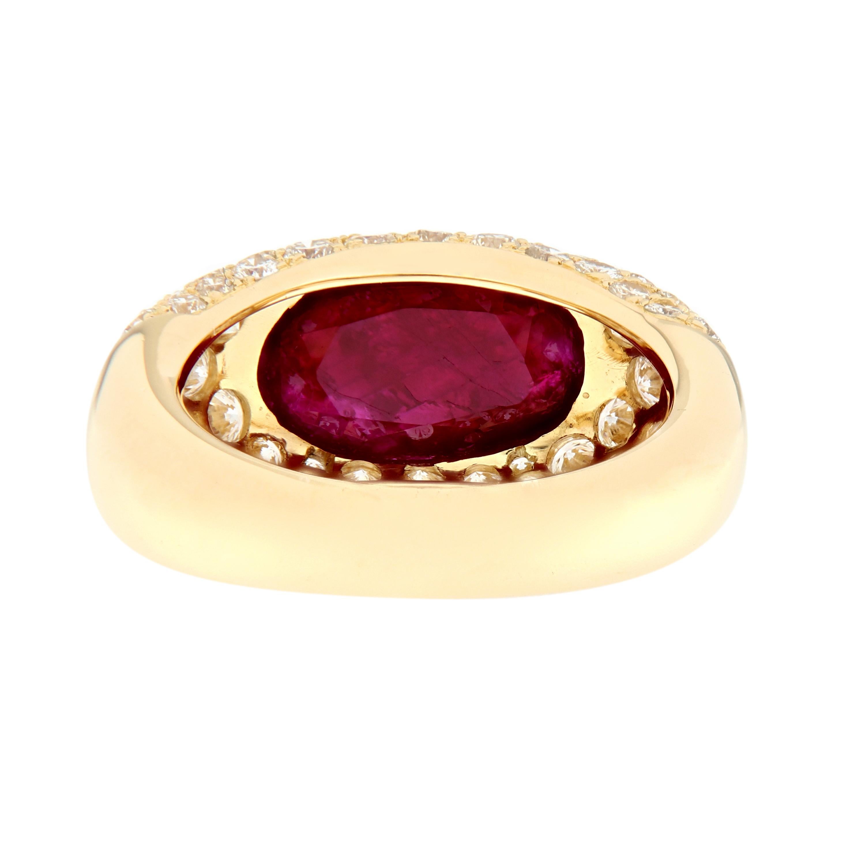 Cabochon Natural Ruby Diamond Dome 18 Karat Yellow Gold Ring For Sale 1