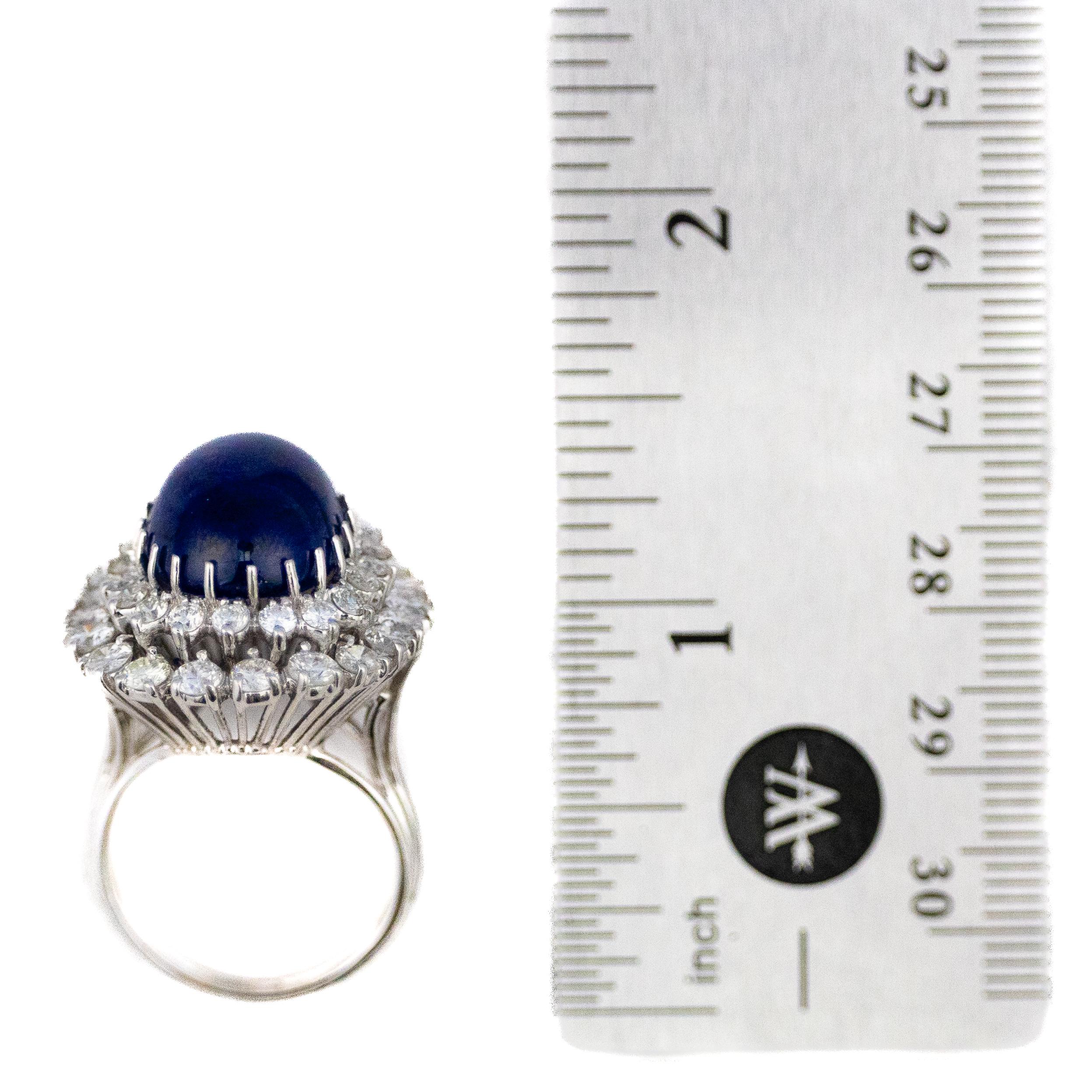Cabochon Ovalschliff Saphir Doppel Halo Diamant Cocktail Ring Damen im Angebot