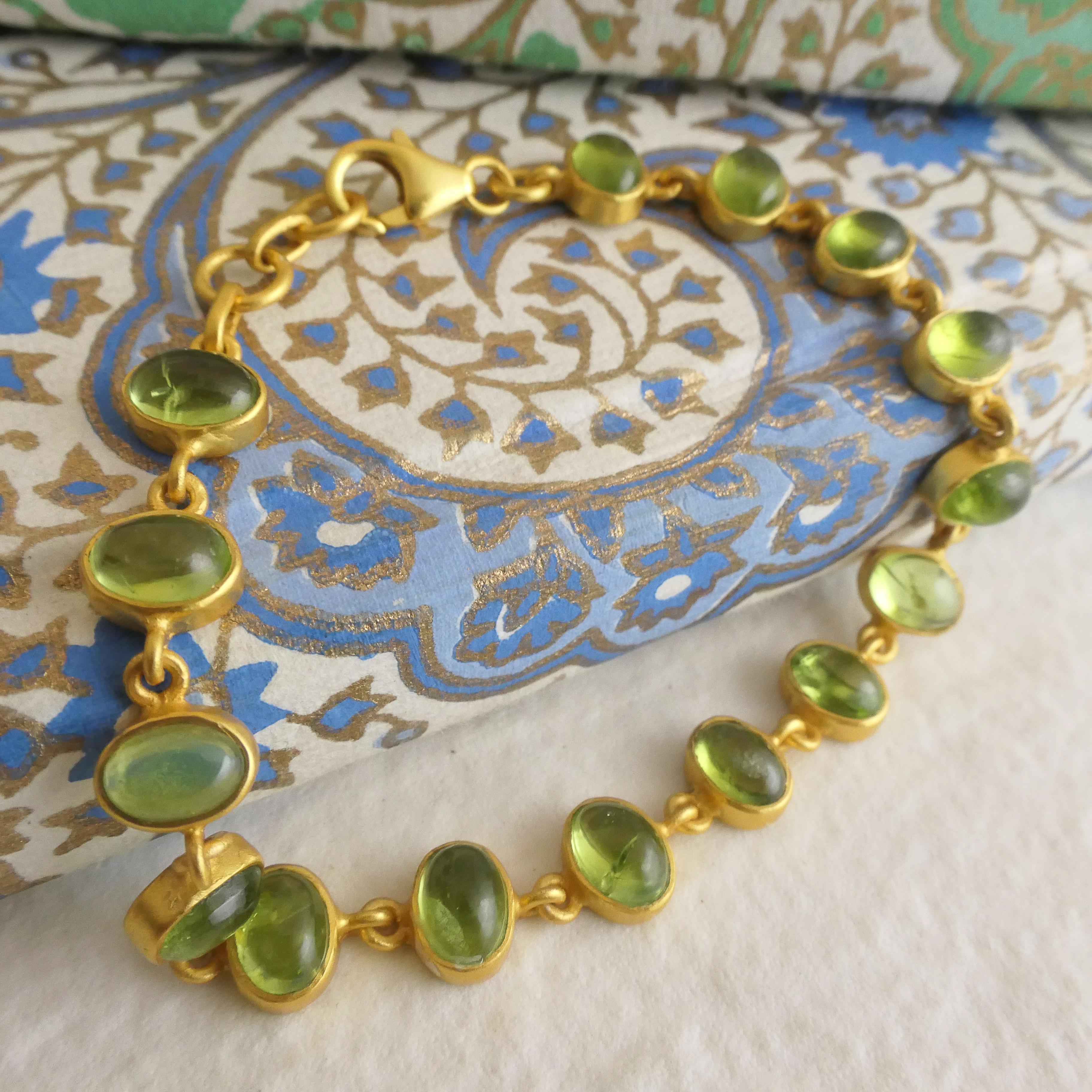 De las mujeres Pulsera de plata de ley chapada en oro con cabujón de peridoto en venta