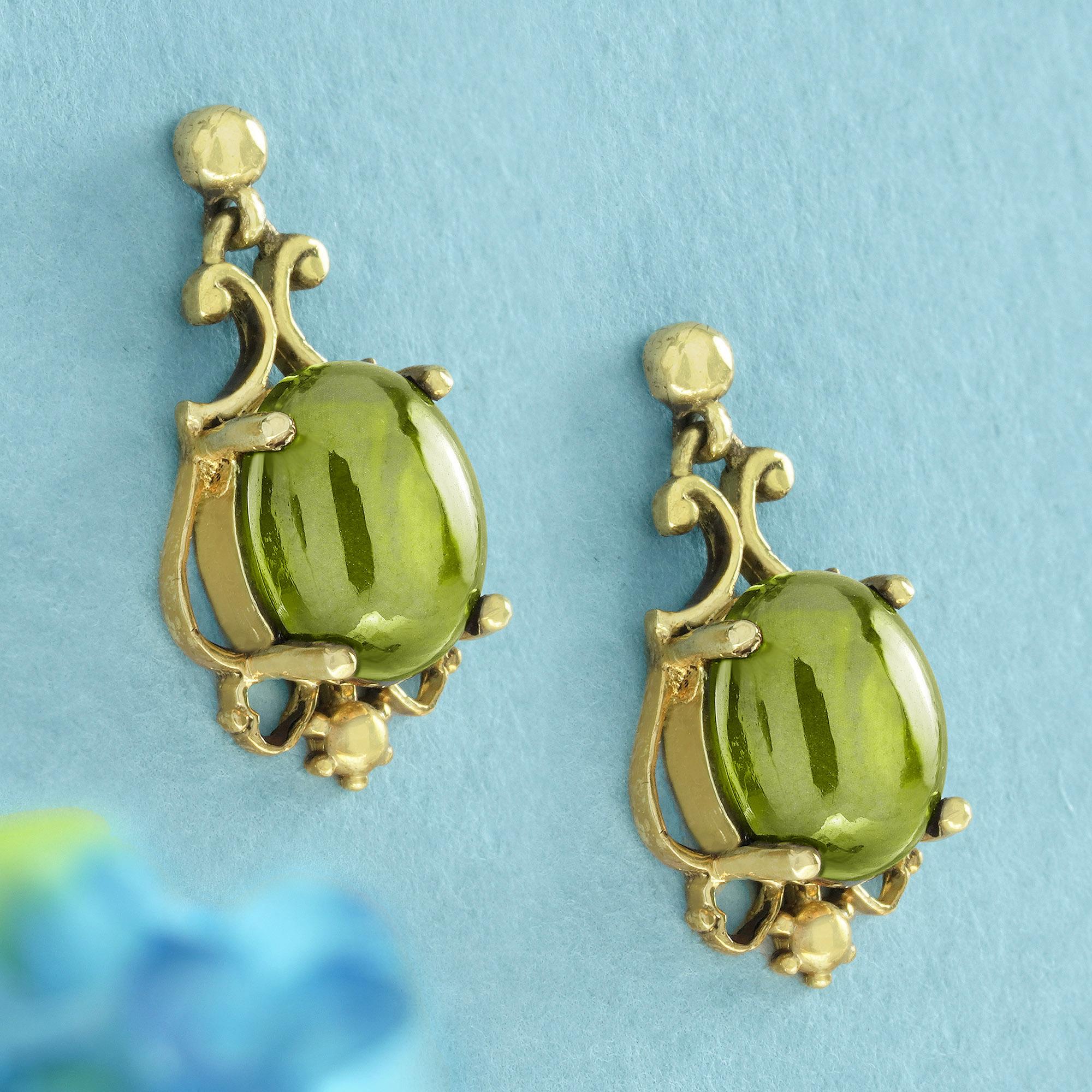 Edwardian Cabochon Peridot Vintage Style Drop Earrings in 9K Yellow Gold For Sale